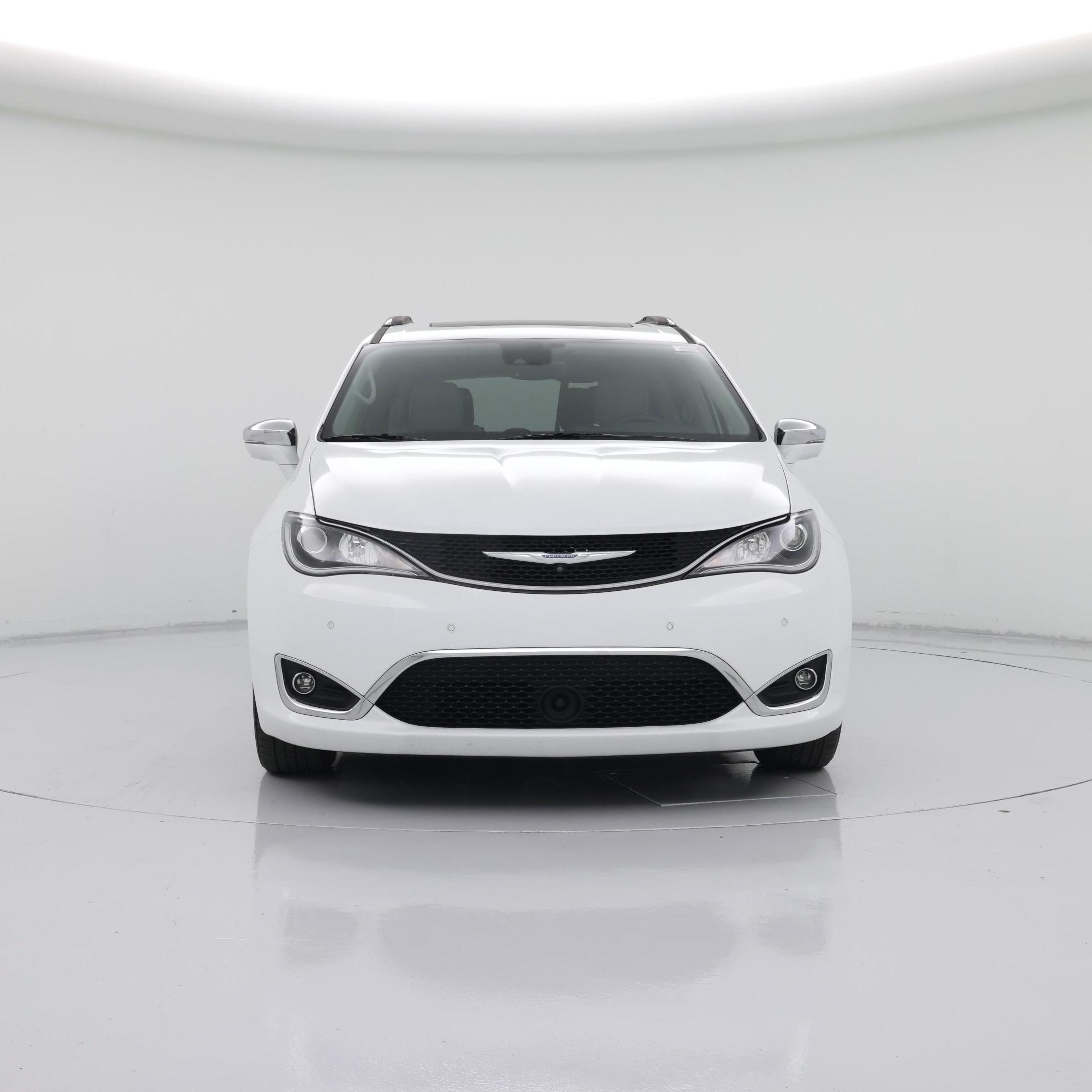 Thumbnail: 2017 Chrysler Pacifica - 5