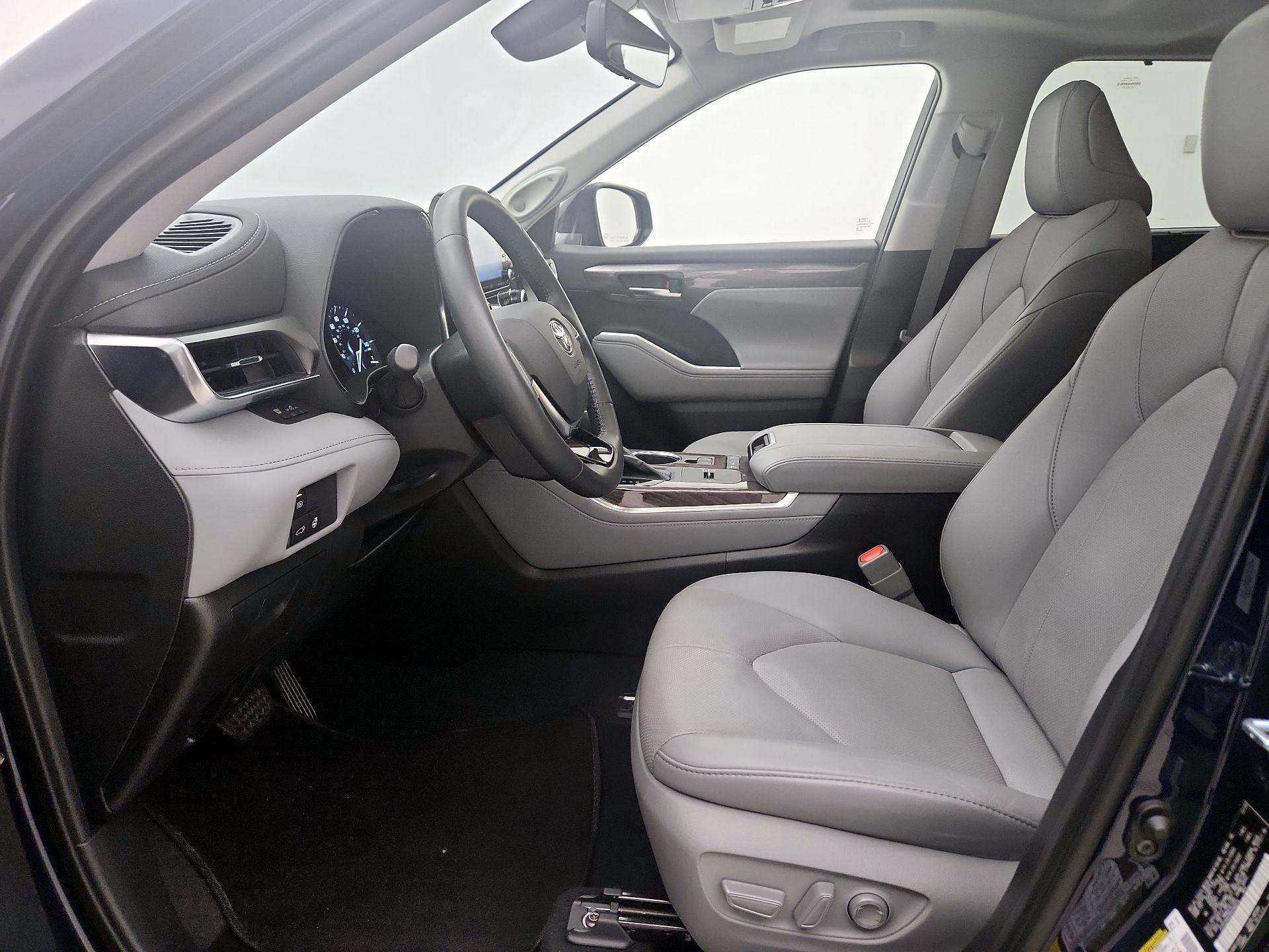 Thumbnail: 2021 Toyota Highlander - 11