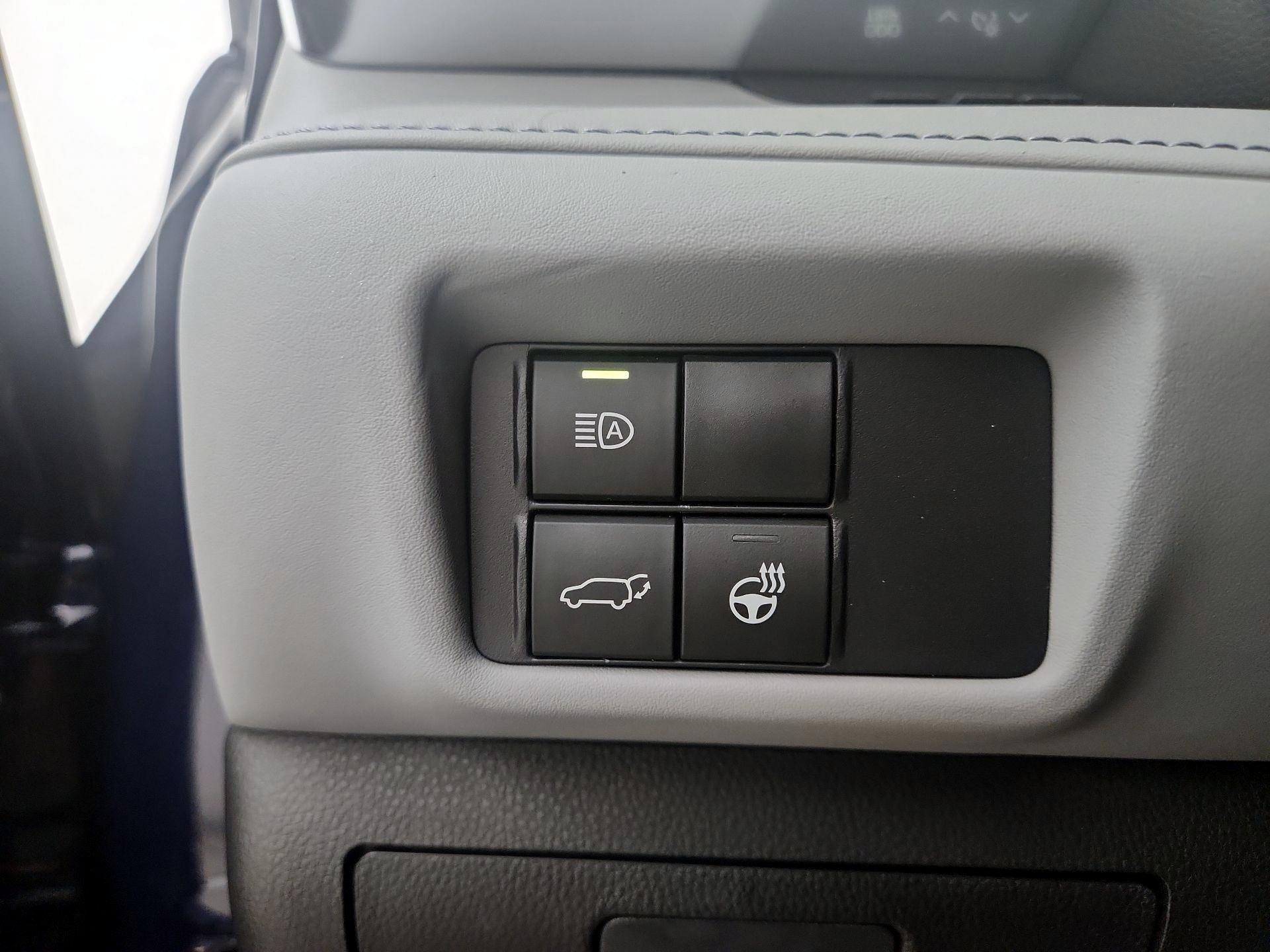 Thumbnail: 2021 Toyota Highlander - 13