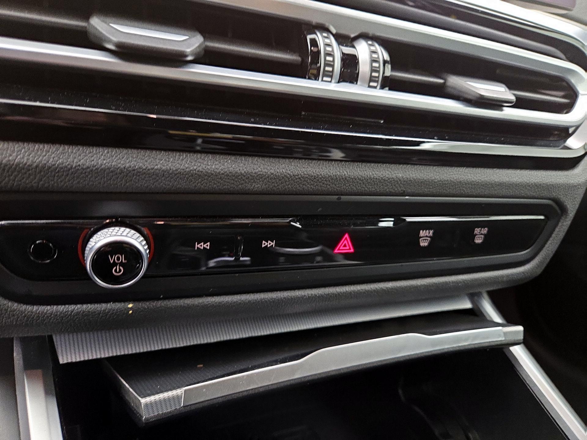 Thumbnail: 2024 BMW 4 Series - 16