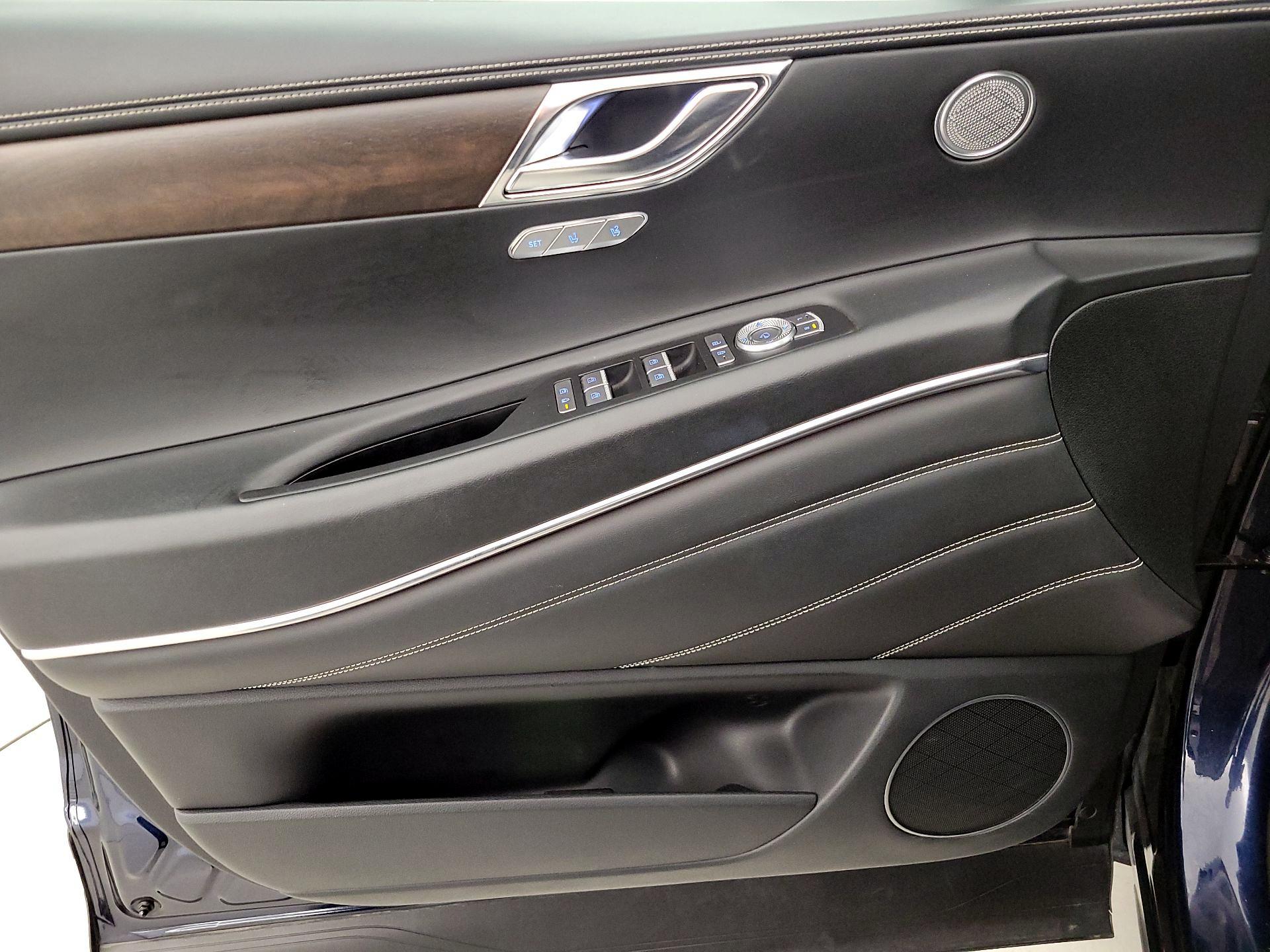 Thumbnail: 2024 Genesis GV80 - 12