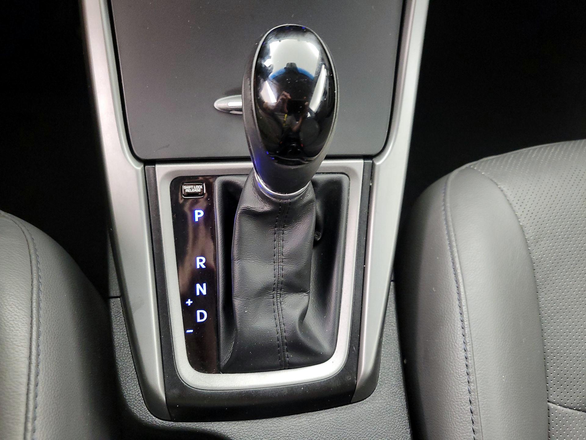 Thumbnail: 2016 Hyundai Elantra - 15