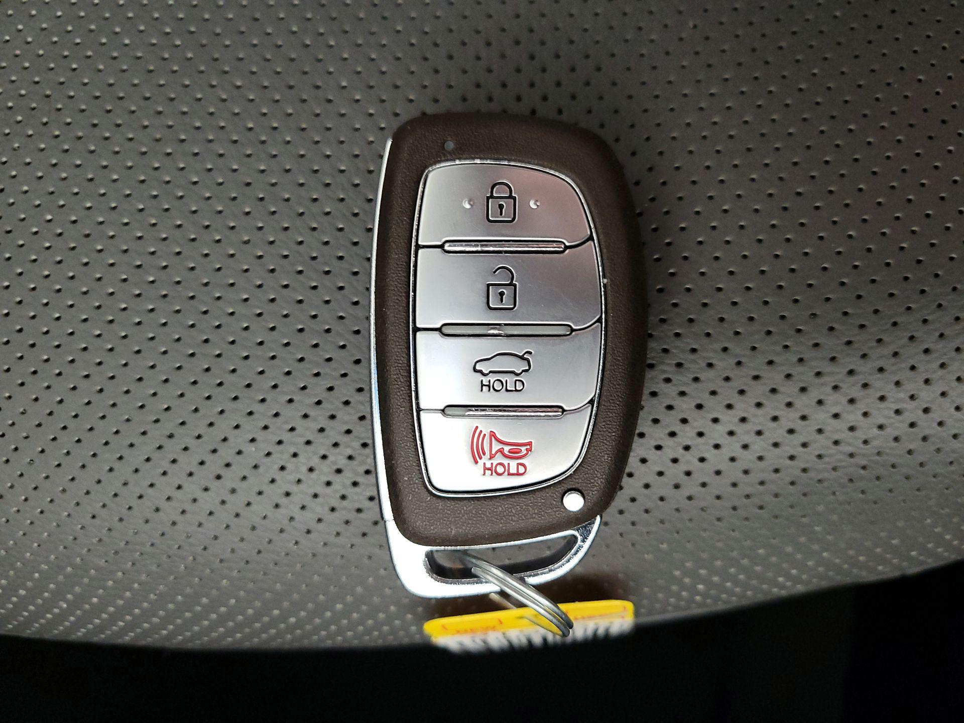 Thumbnail: 2016 Hyundai Elantra - 20