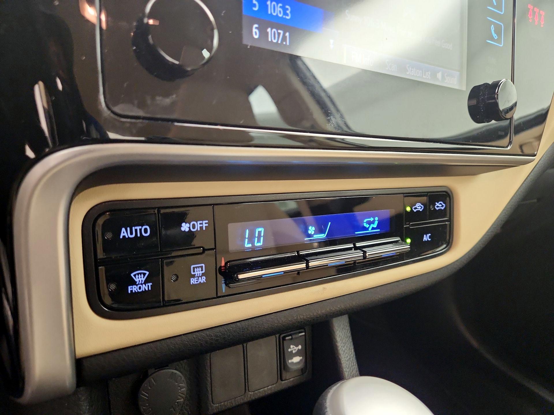 Thumbnail: 2019 Toyota Corolla - 16