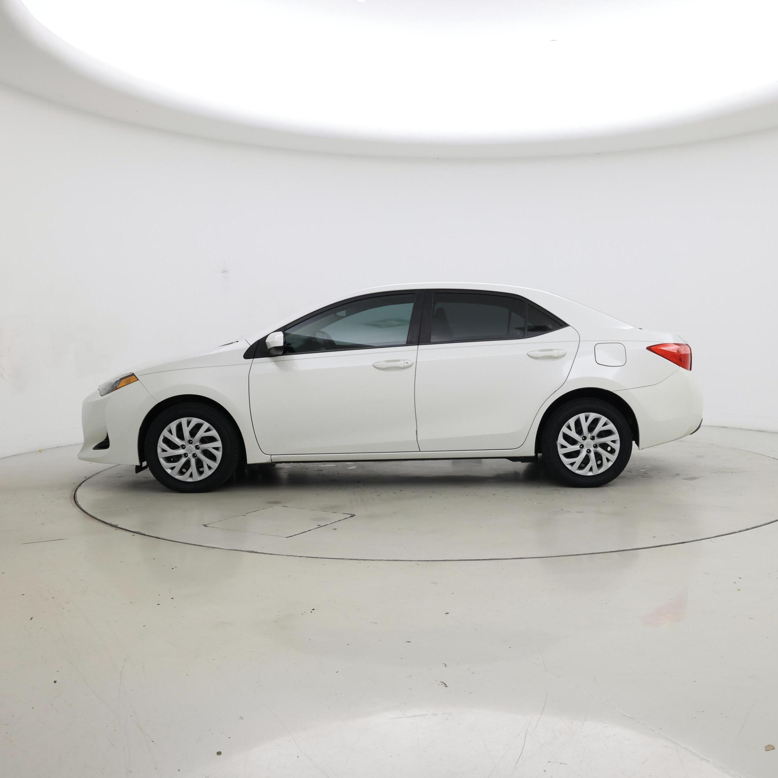 Thumbnail: 2019 Toyota Corolla - 3
