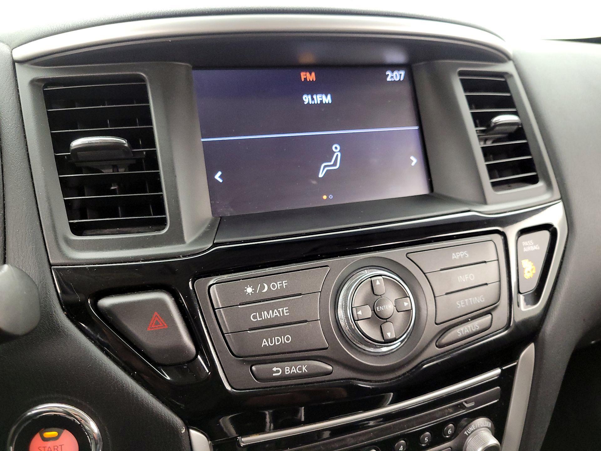 Thumbnail: 2017 Nissan Pathfinder - 15