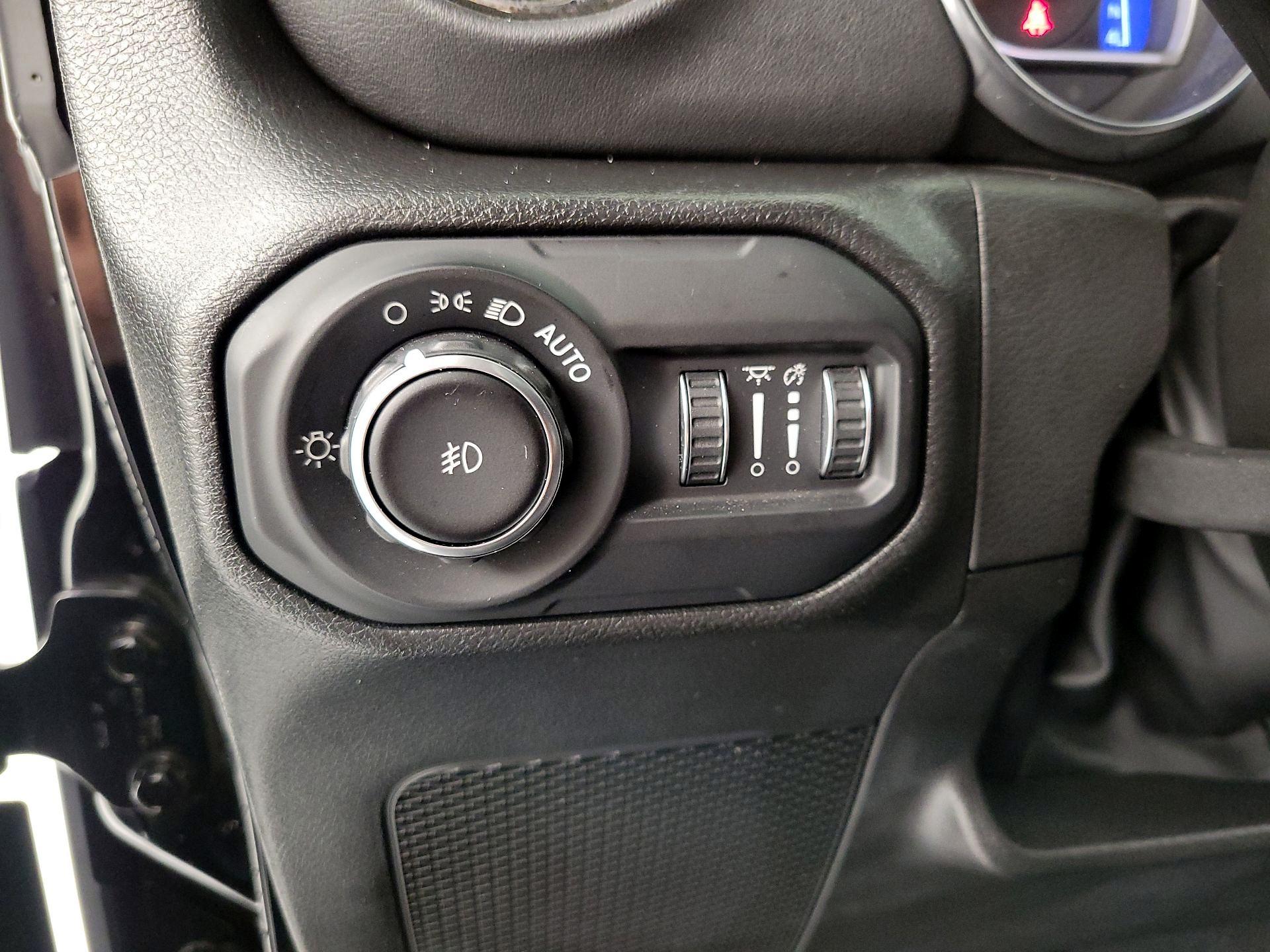 Thumbnail: 2022 Jeep Wrangler - 11