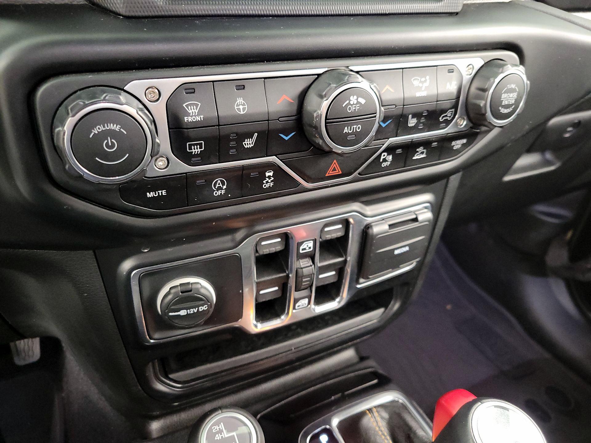 Thumbnail: 2022 Jeep Wrangler - 15