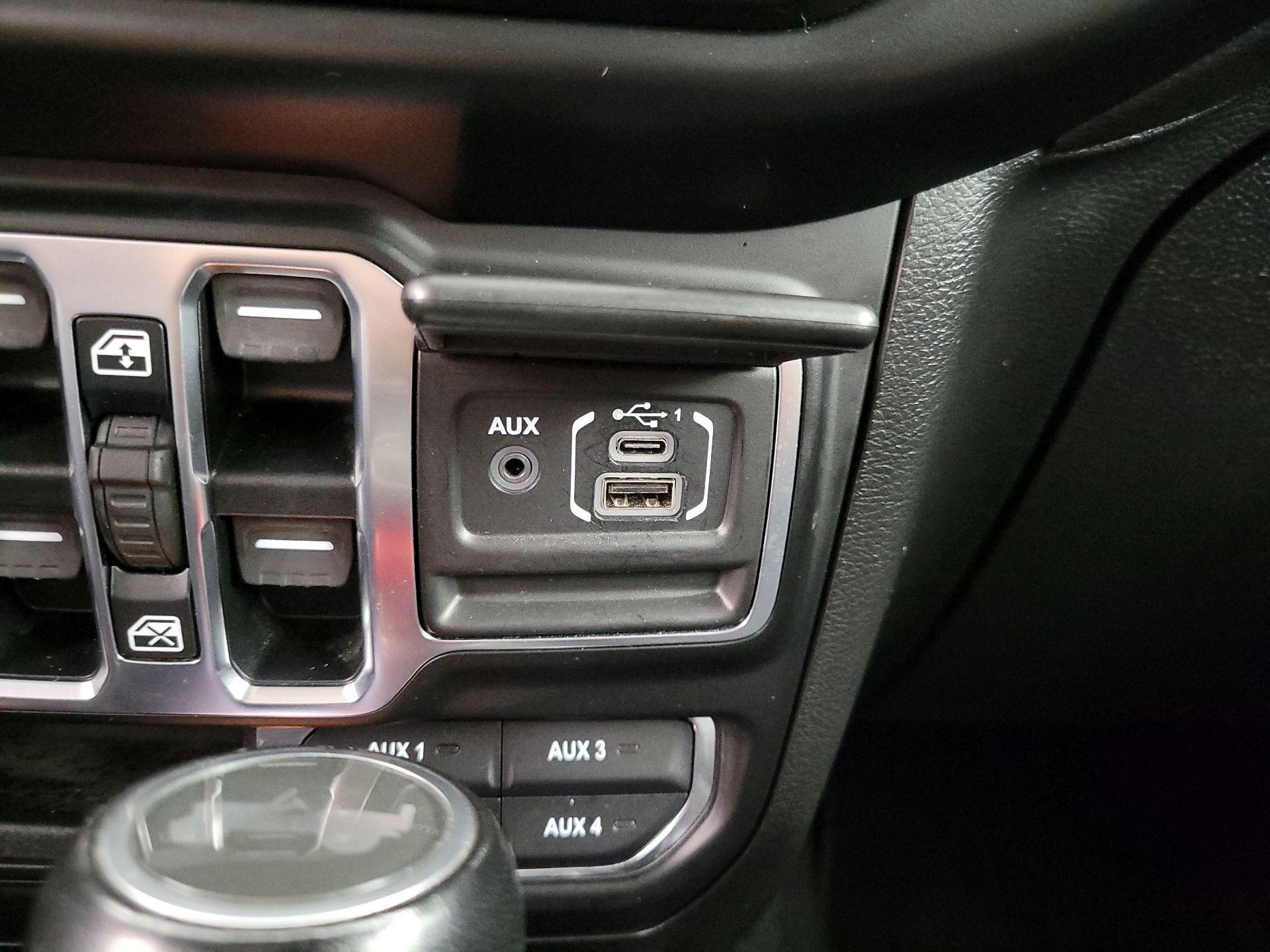 Thumbnail: 2021 Jeep Wrangler - 19