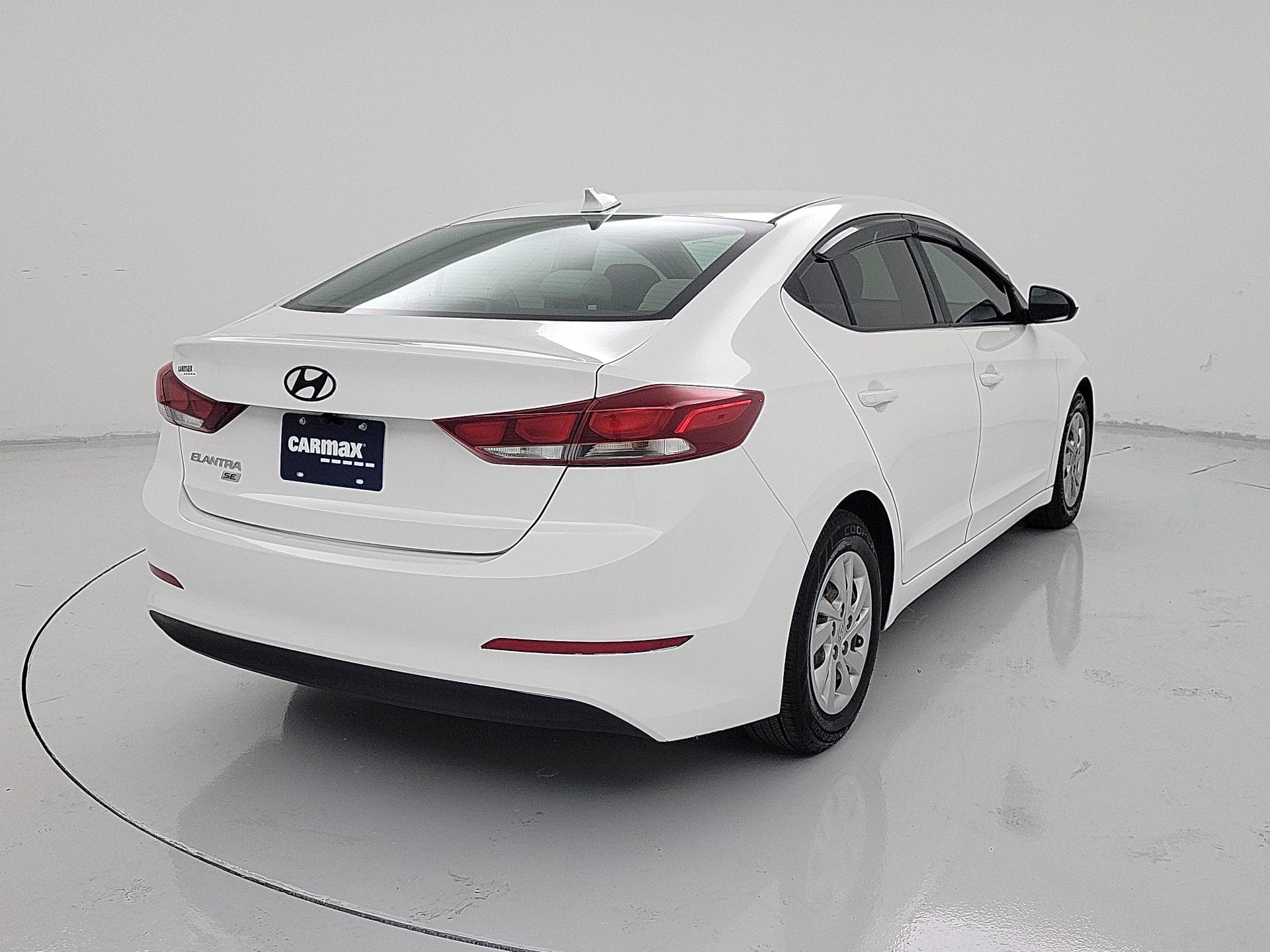 Thumbnail: 2017 Hyundai Elantra - 5