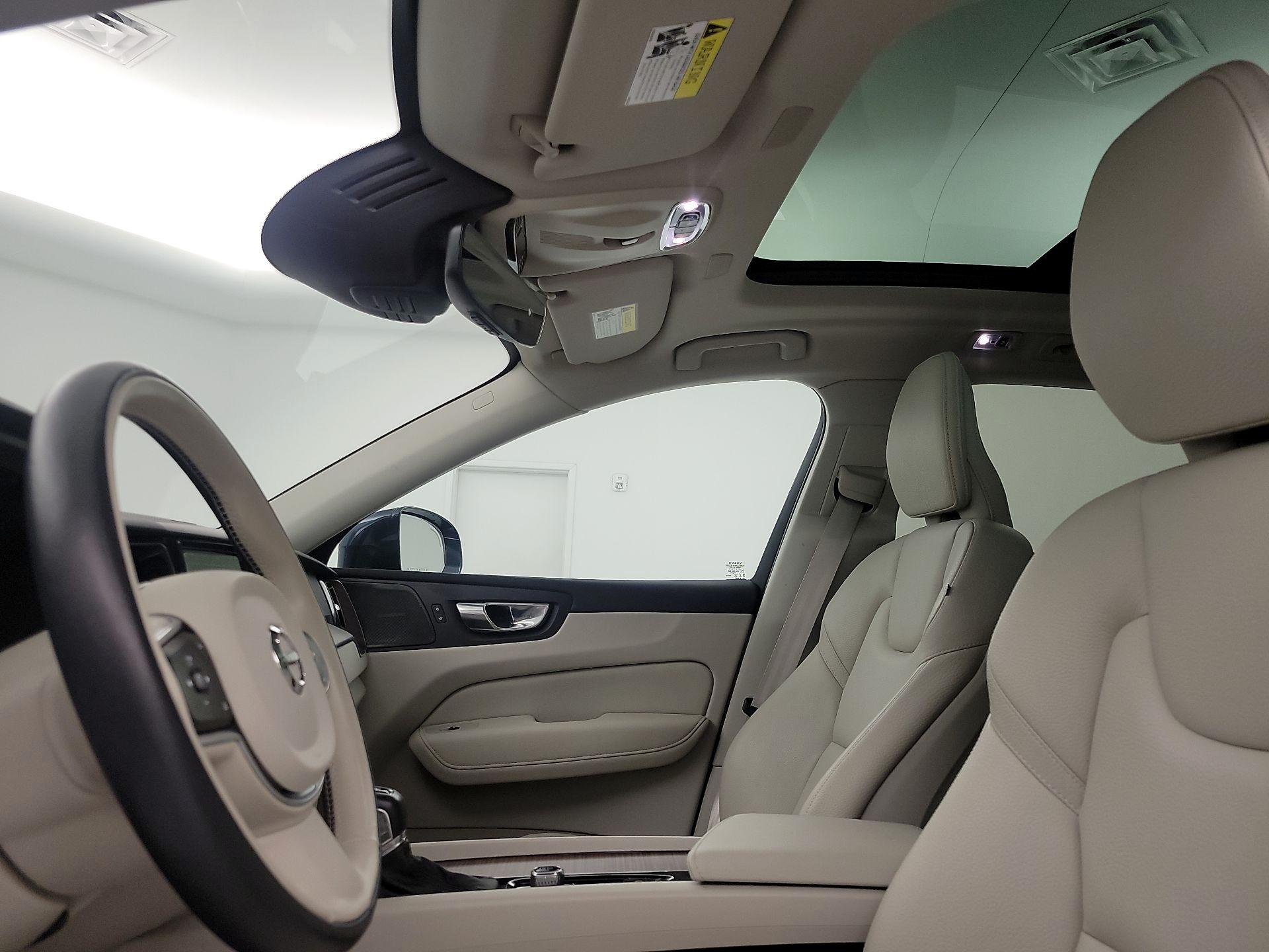 Thumbnail: 2021 Volvo XC60 - 18