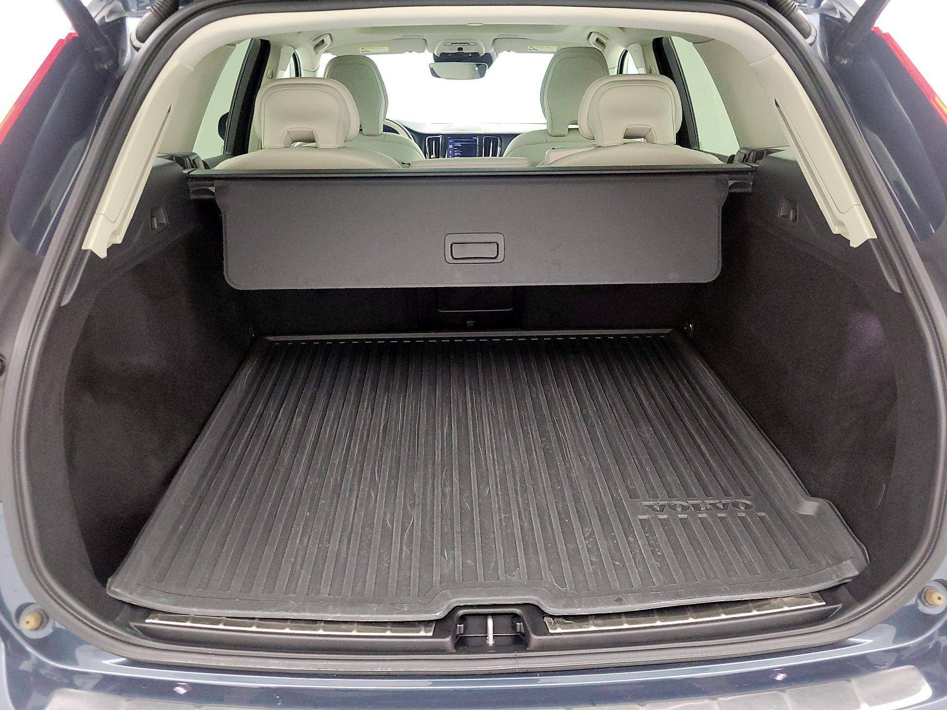 Thumbnail: 2021 Volvo XC60 - 20