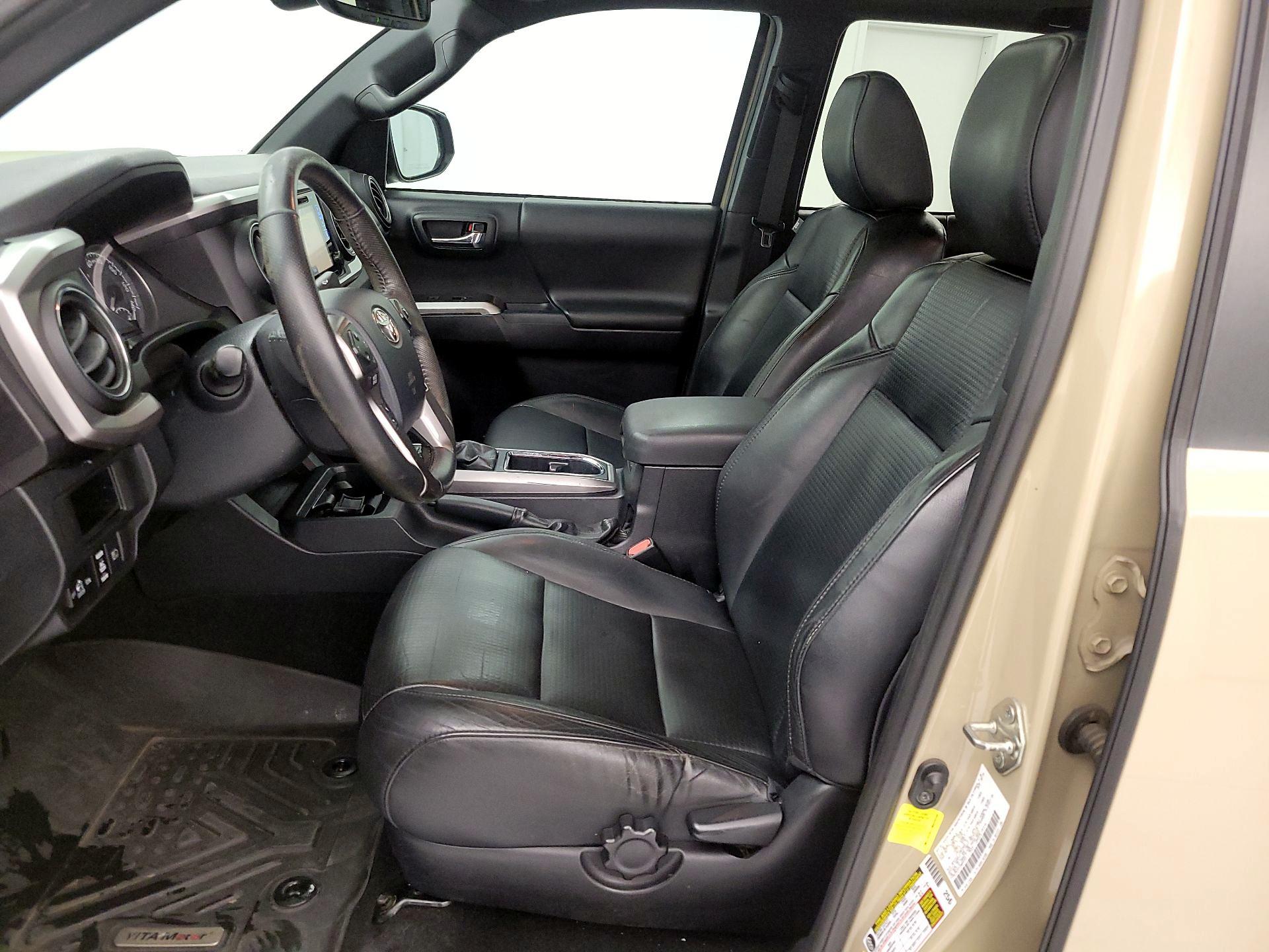 Thumbnail: 2018 Toyota Tacoma - 11