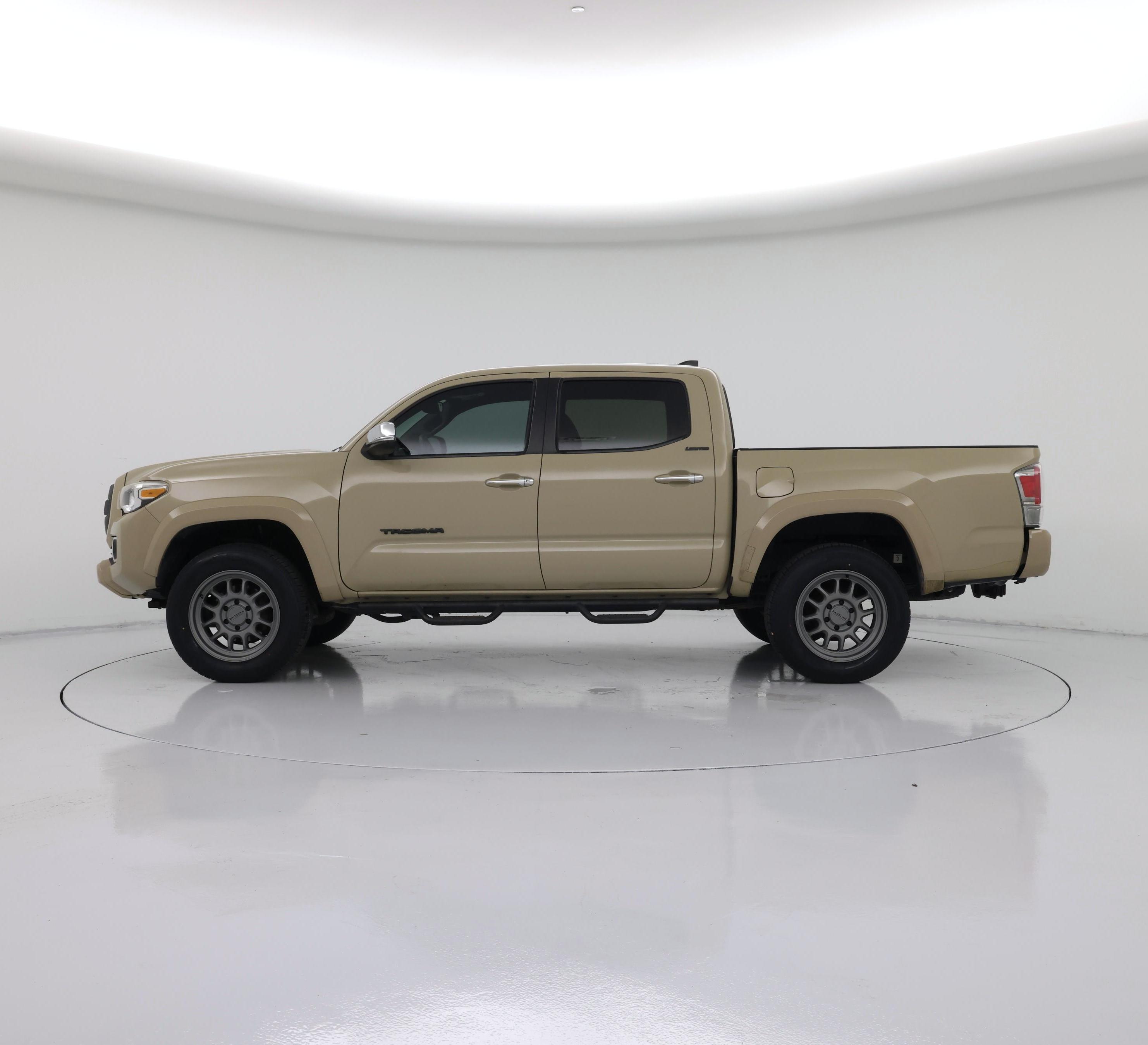 Thumbnail: 2018 Toyota Tacoma - 3