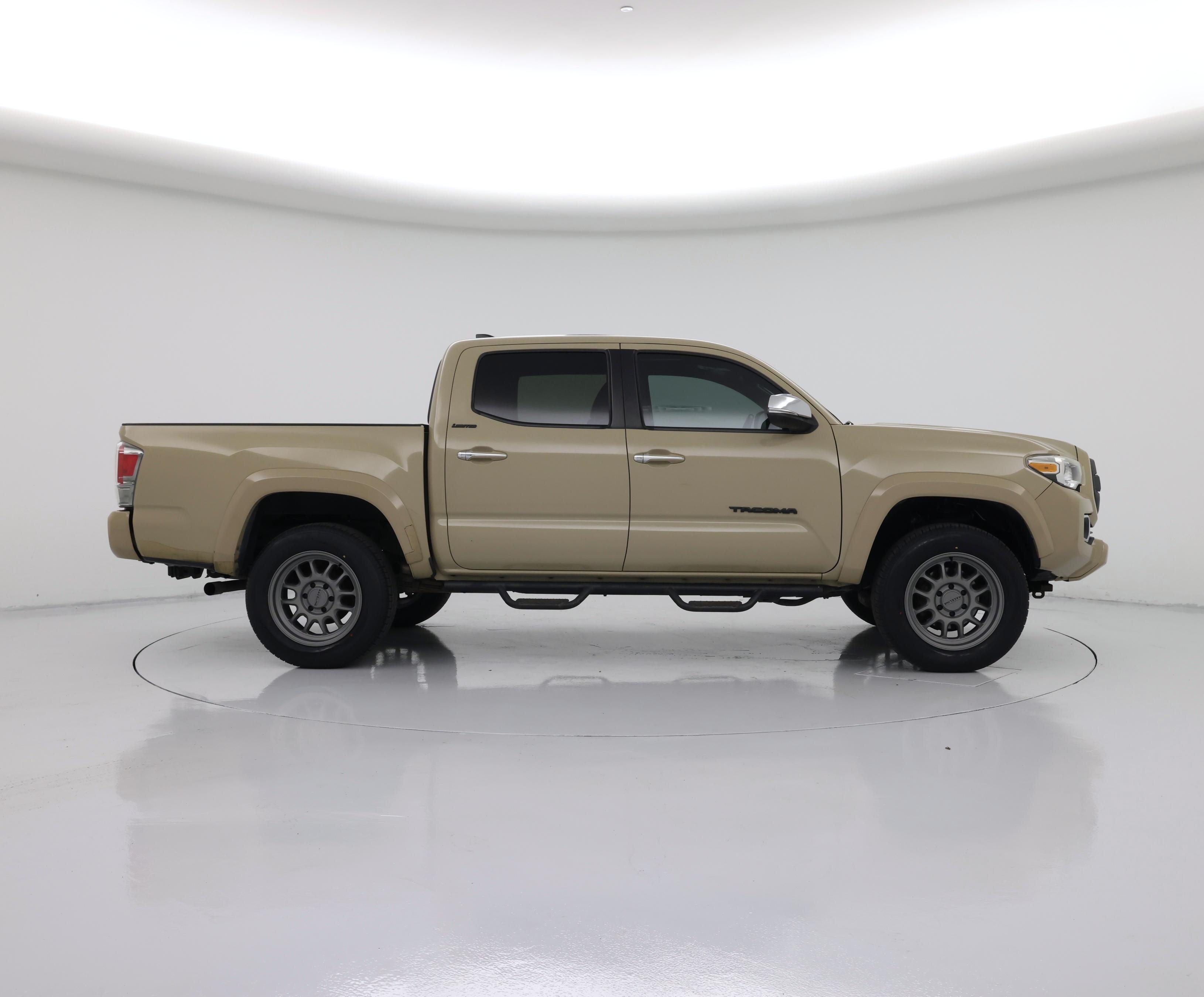 Thumbnail: 2018 Toyota Tacoma - 7