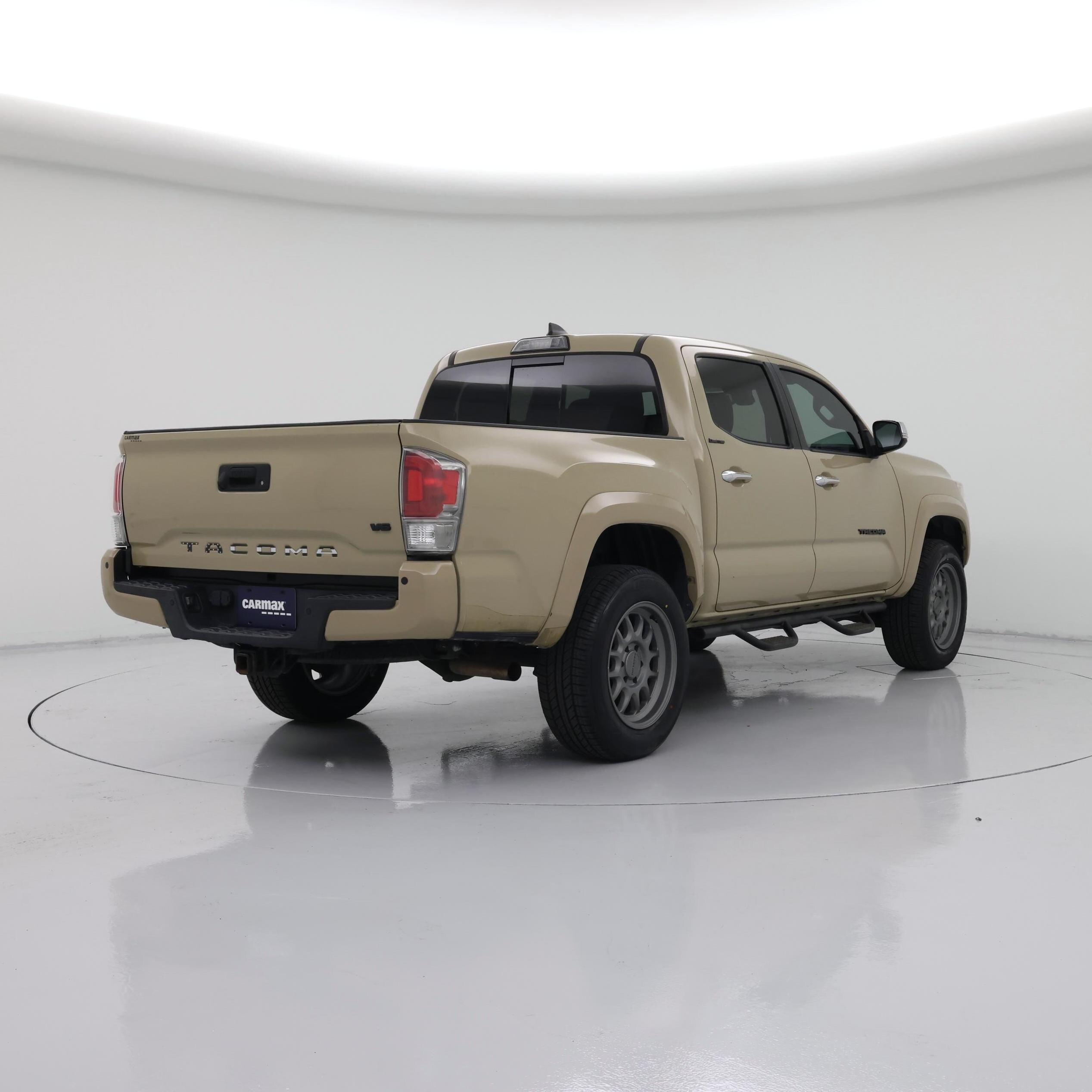 Thumbnail: 2018 Toyota Tacoma - 8