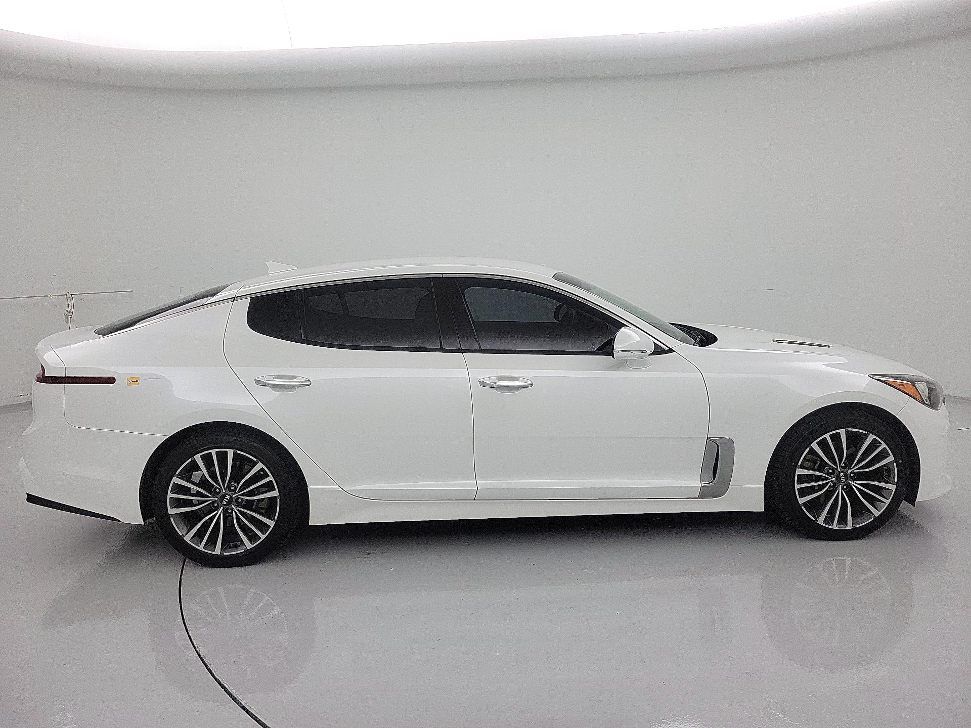 Thumbnail: 2019 Kia Stinger - 4