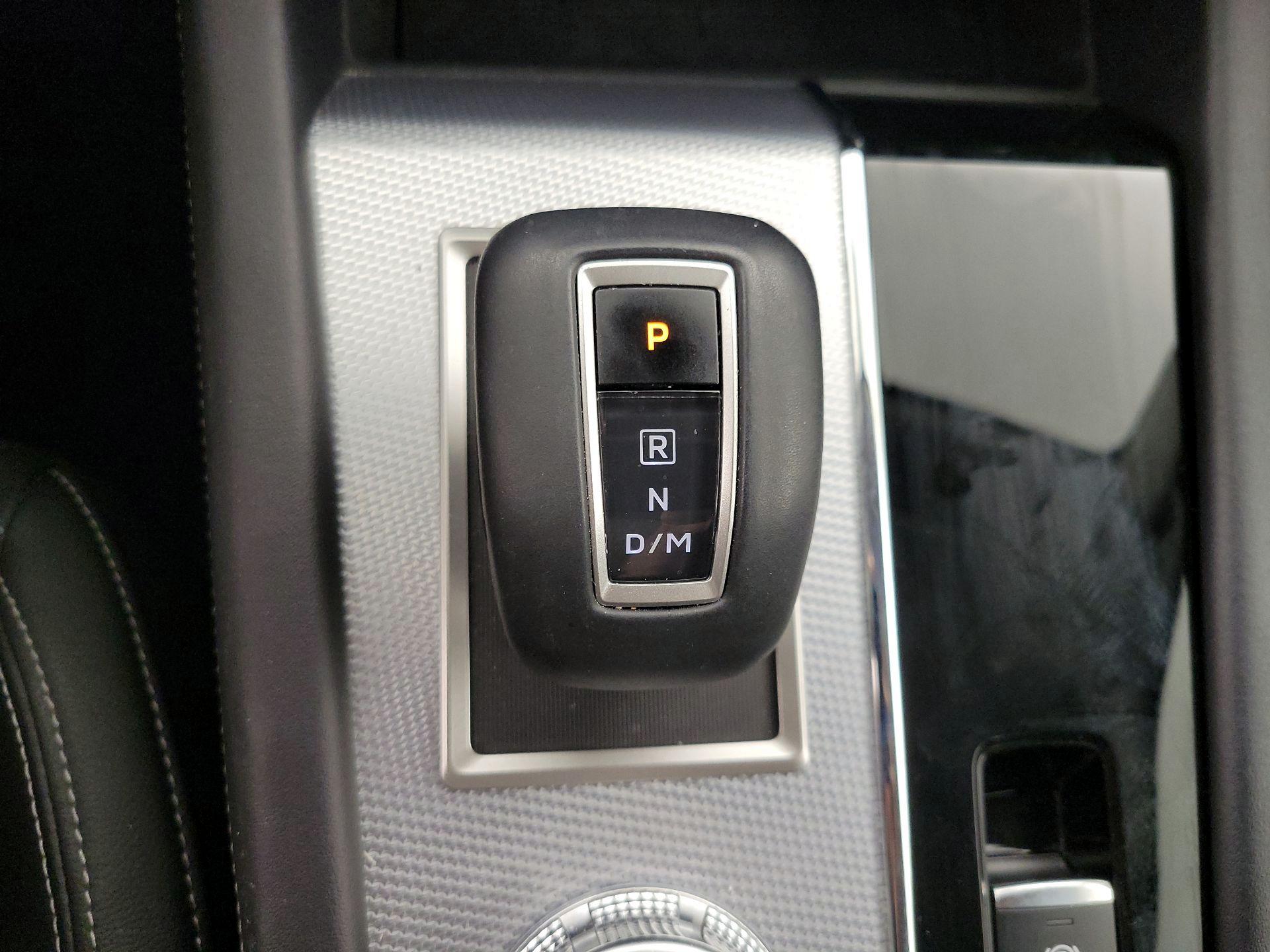 Thumbnail: 2024 Mitsubishi Outlander - 18