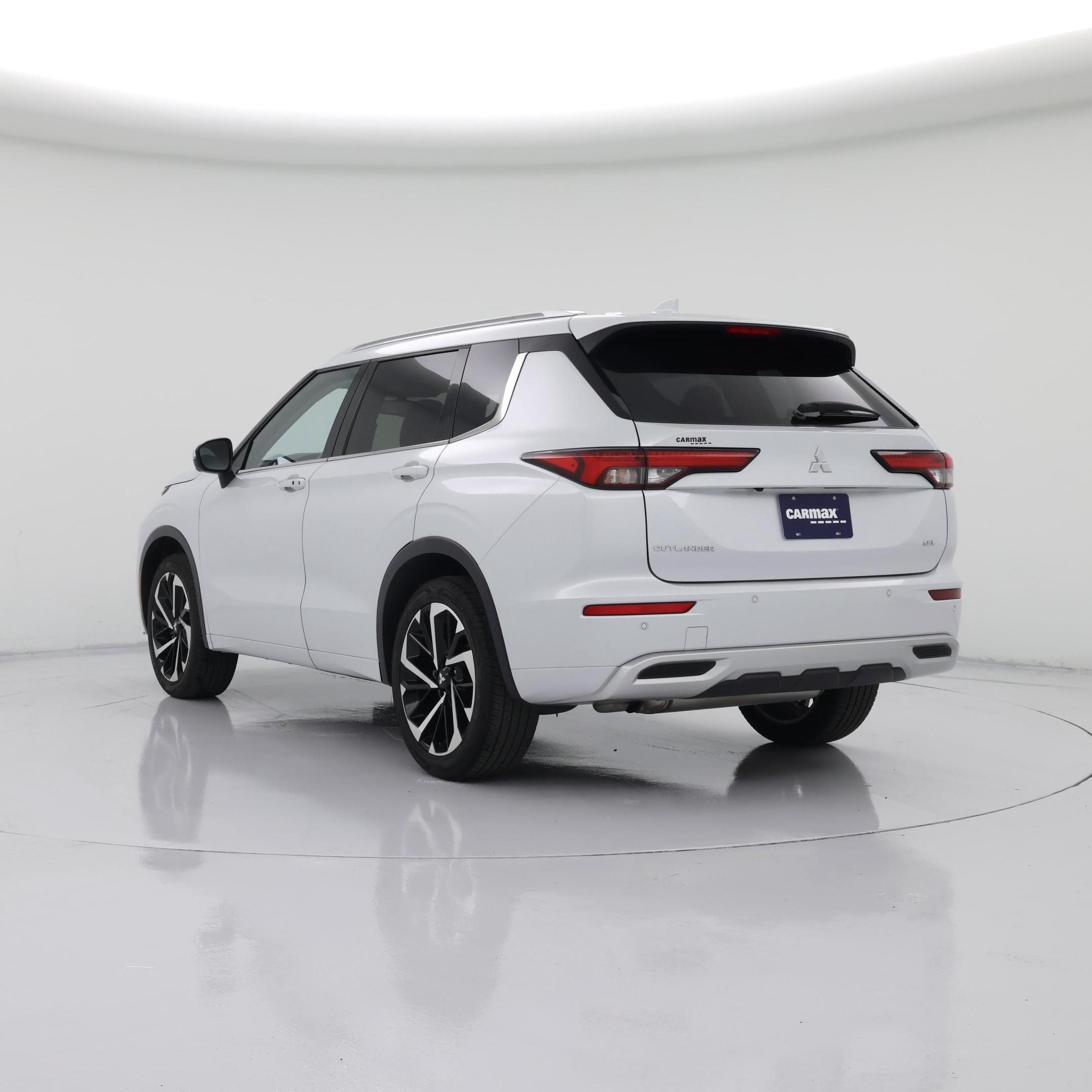 Thumbnail: 2024 Mitsubishi Outlander - 2