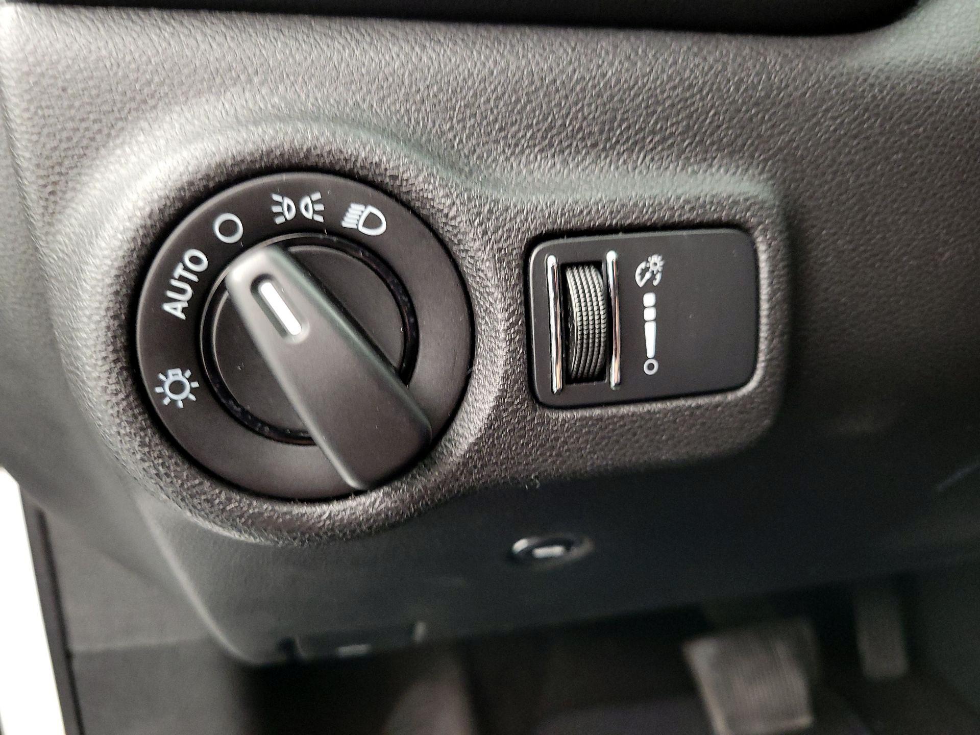 Thumbnail: 2016 Dodge Dart - 13