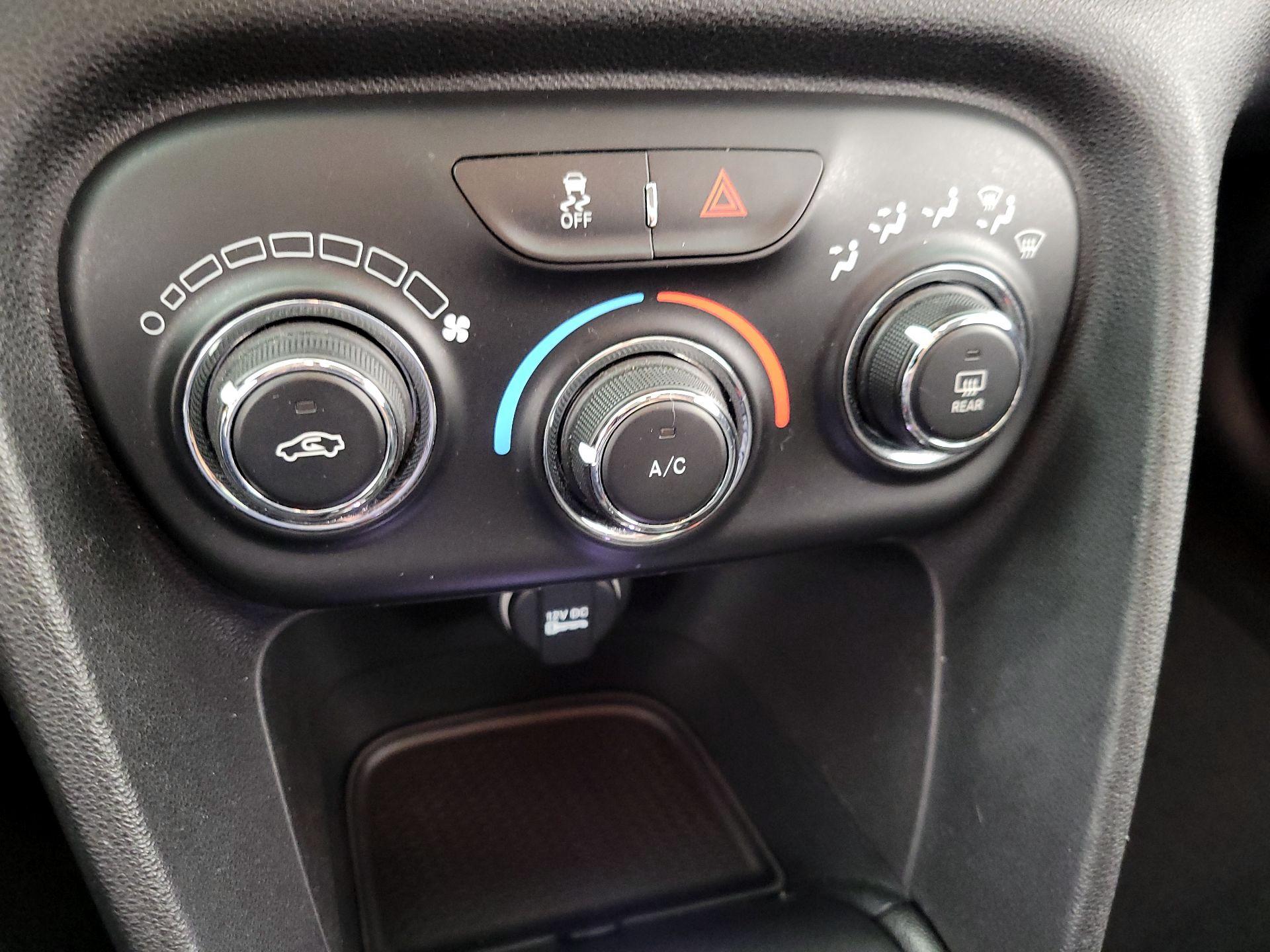 Thumbnail: 2016 Dodge Dart - 15