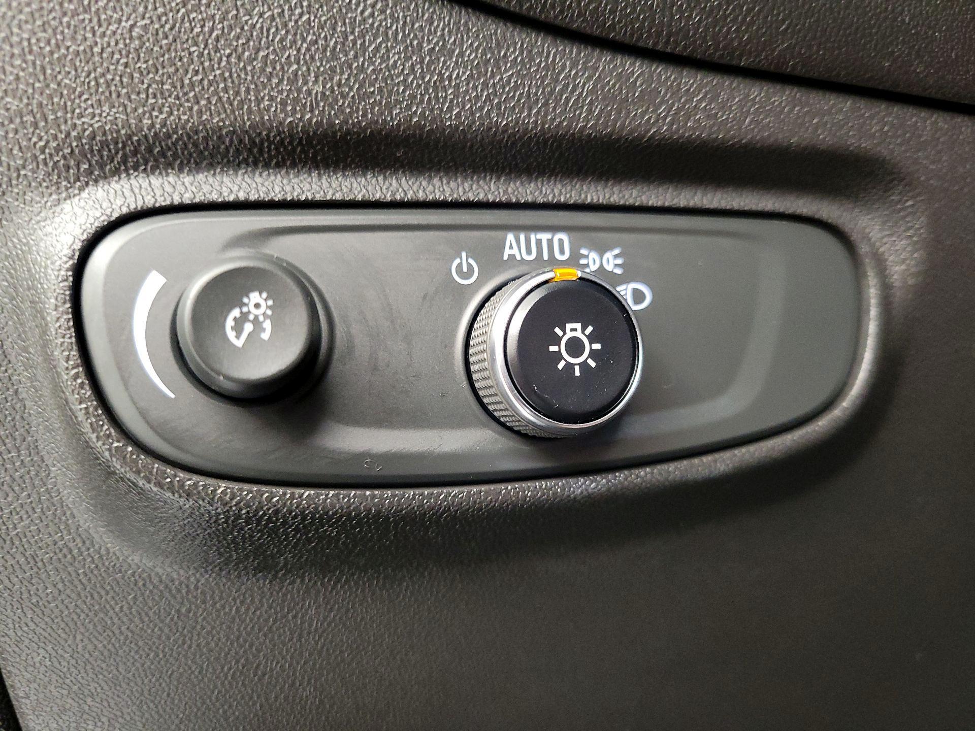 Thumbnail: 2019 Chevrolet Equinox - 11