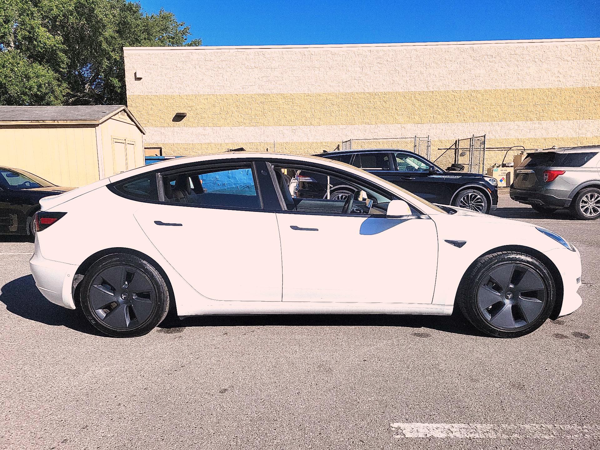 Thumbnail: 2021 Tesla Model 3 - 4