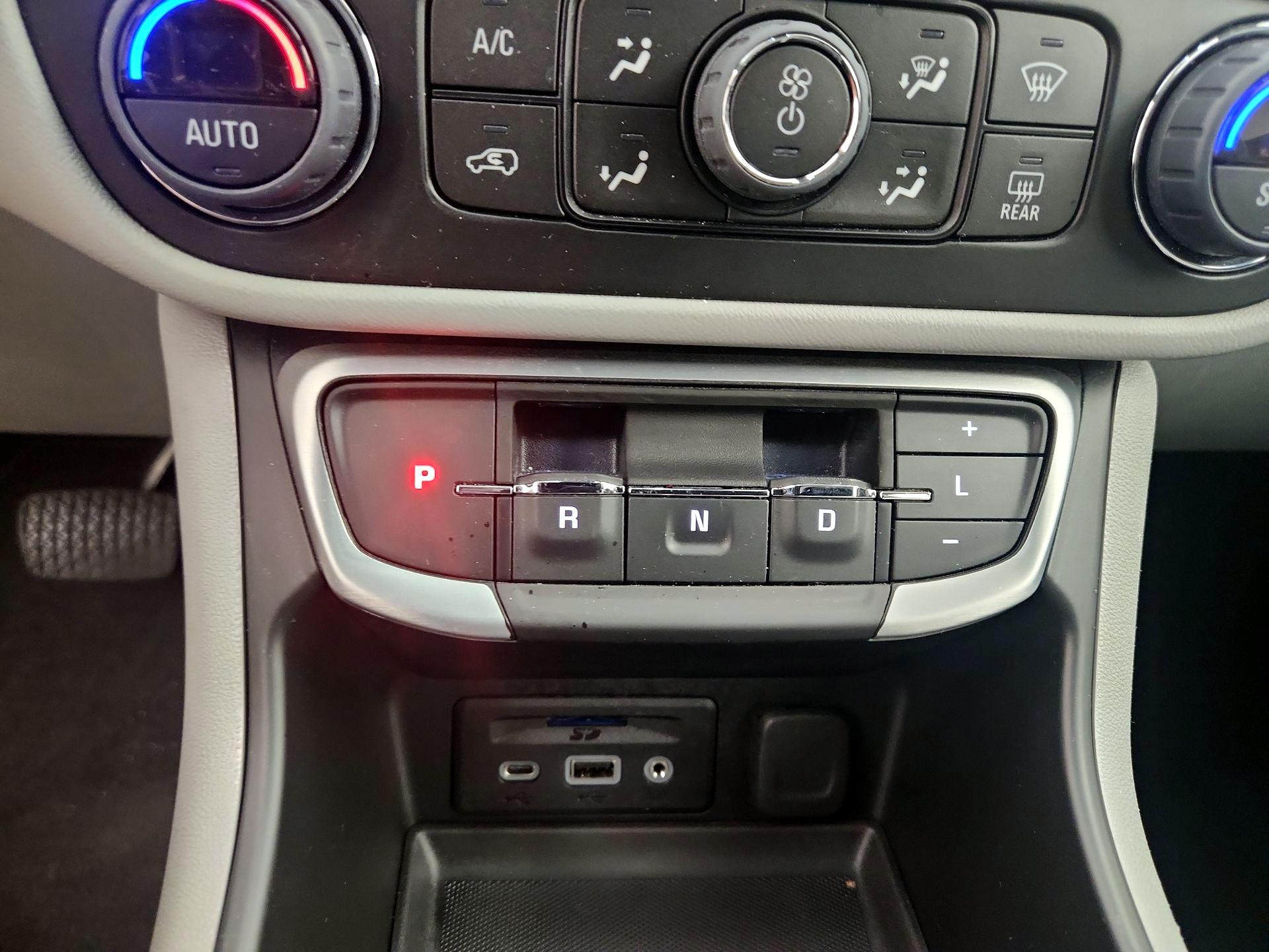 Thumbnail: 2022 GMC Terrain - 17