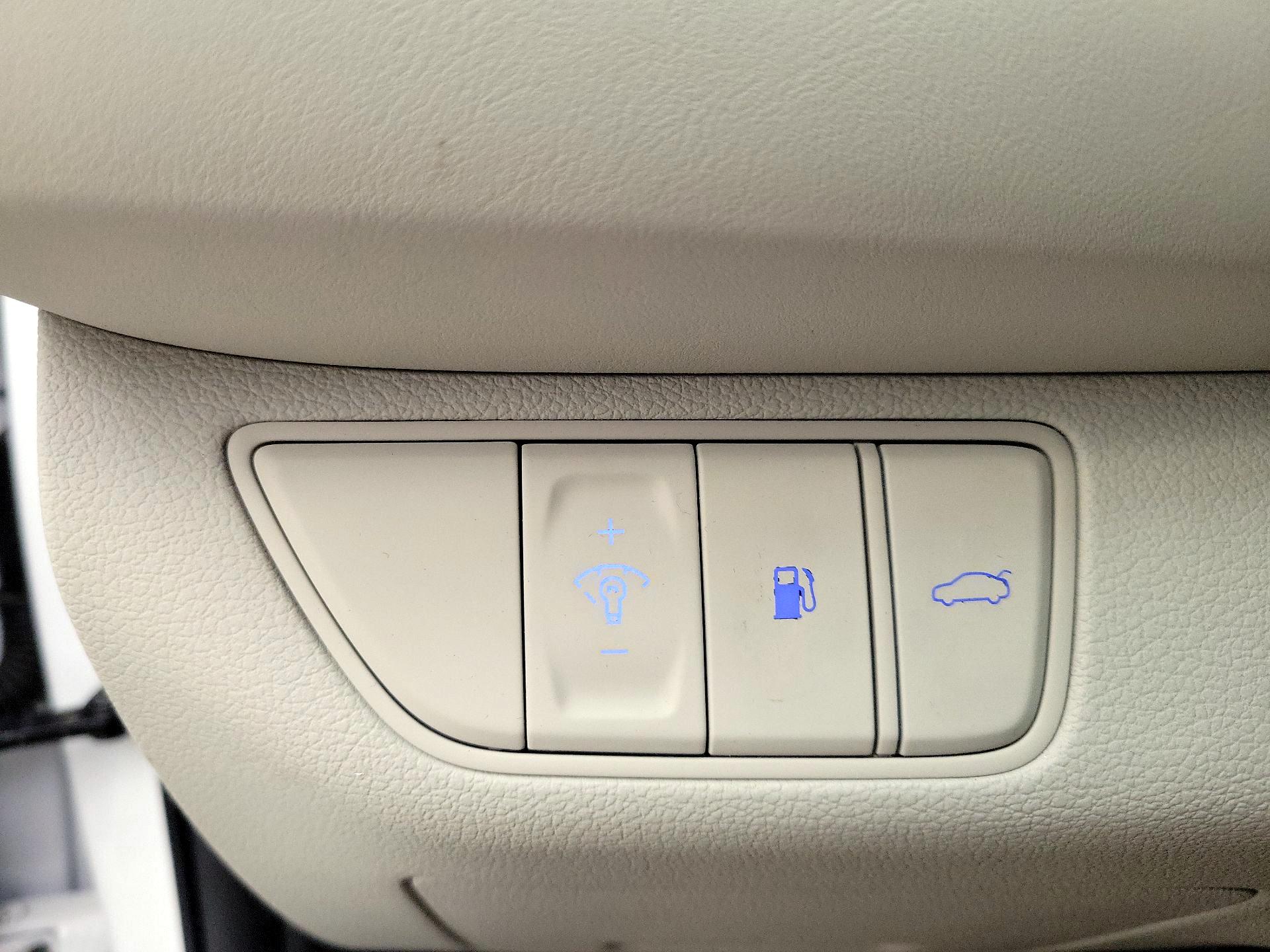 Thumbnail: 2024 Genesis G70 - 13