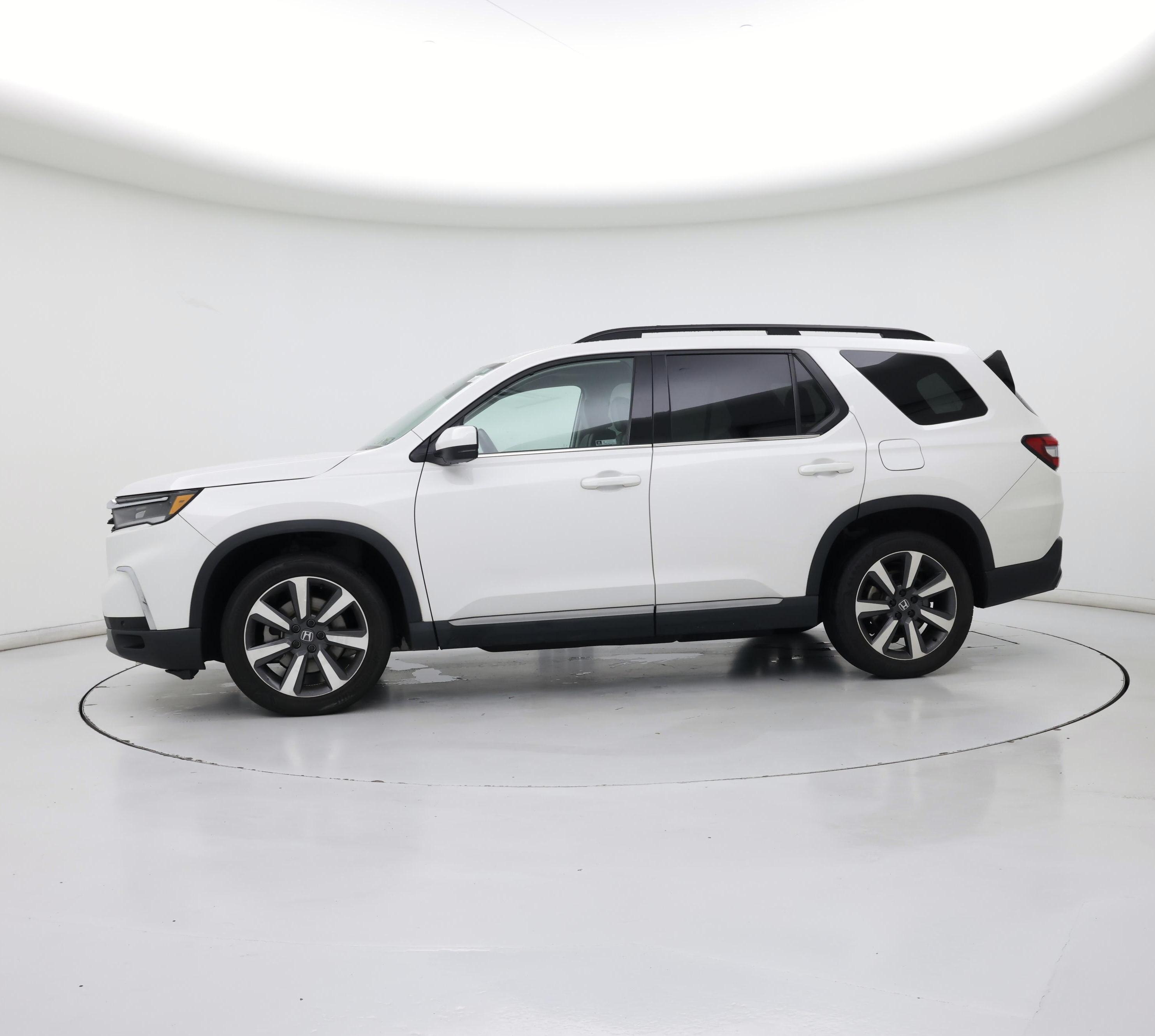 Thumbnail: 2023 Honda Pilot - 3