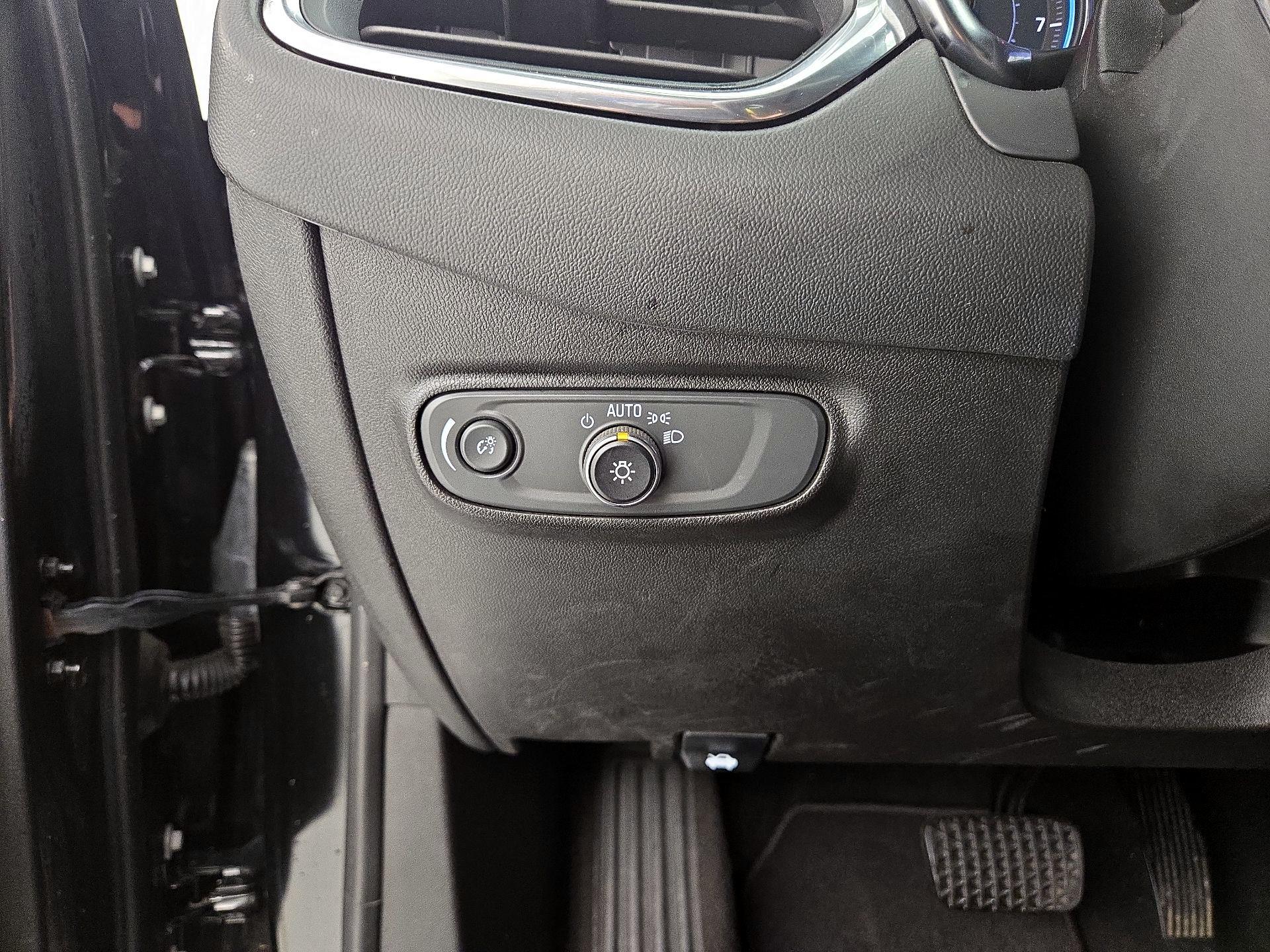 Thumbnail: 2022 Chevrolet Equinox - 13