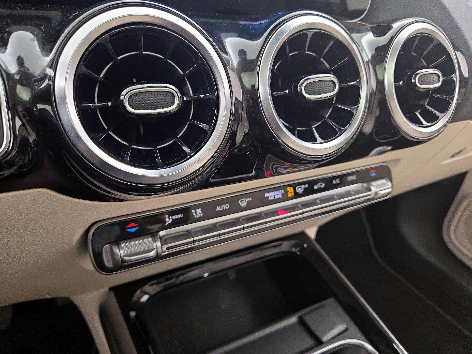 Thumbnail: 2021 Mercedes-Benz GLA - 16