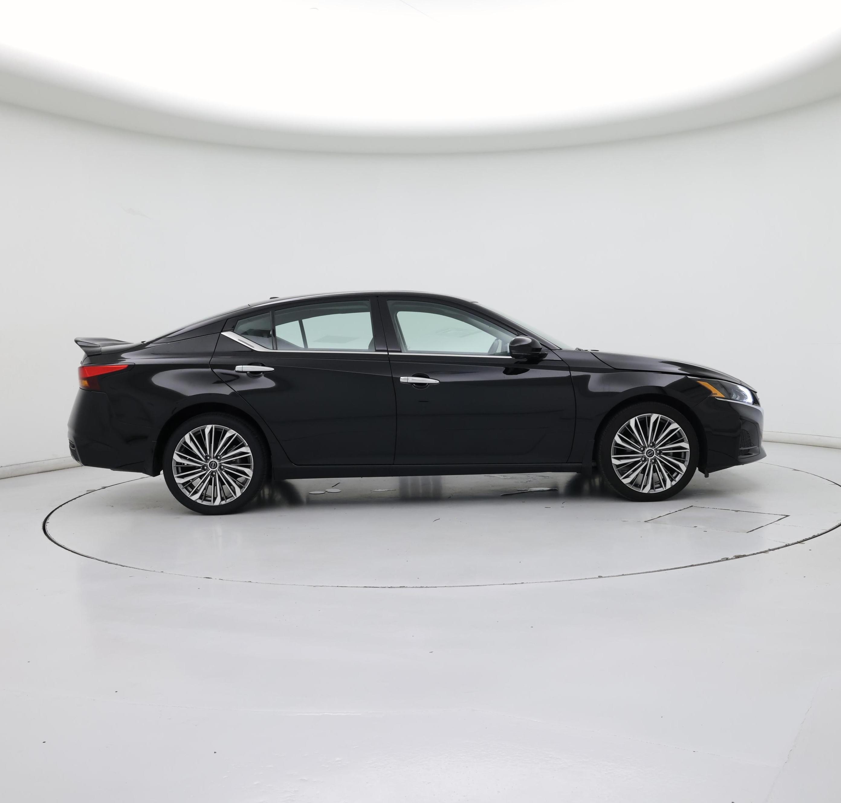 Thumbnail: 2023 Nissan Altima - 7