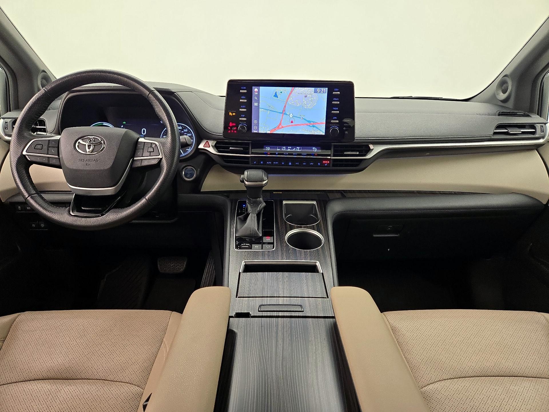 Thumbnail: 2021 Toyota Sienna - 9