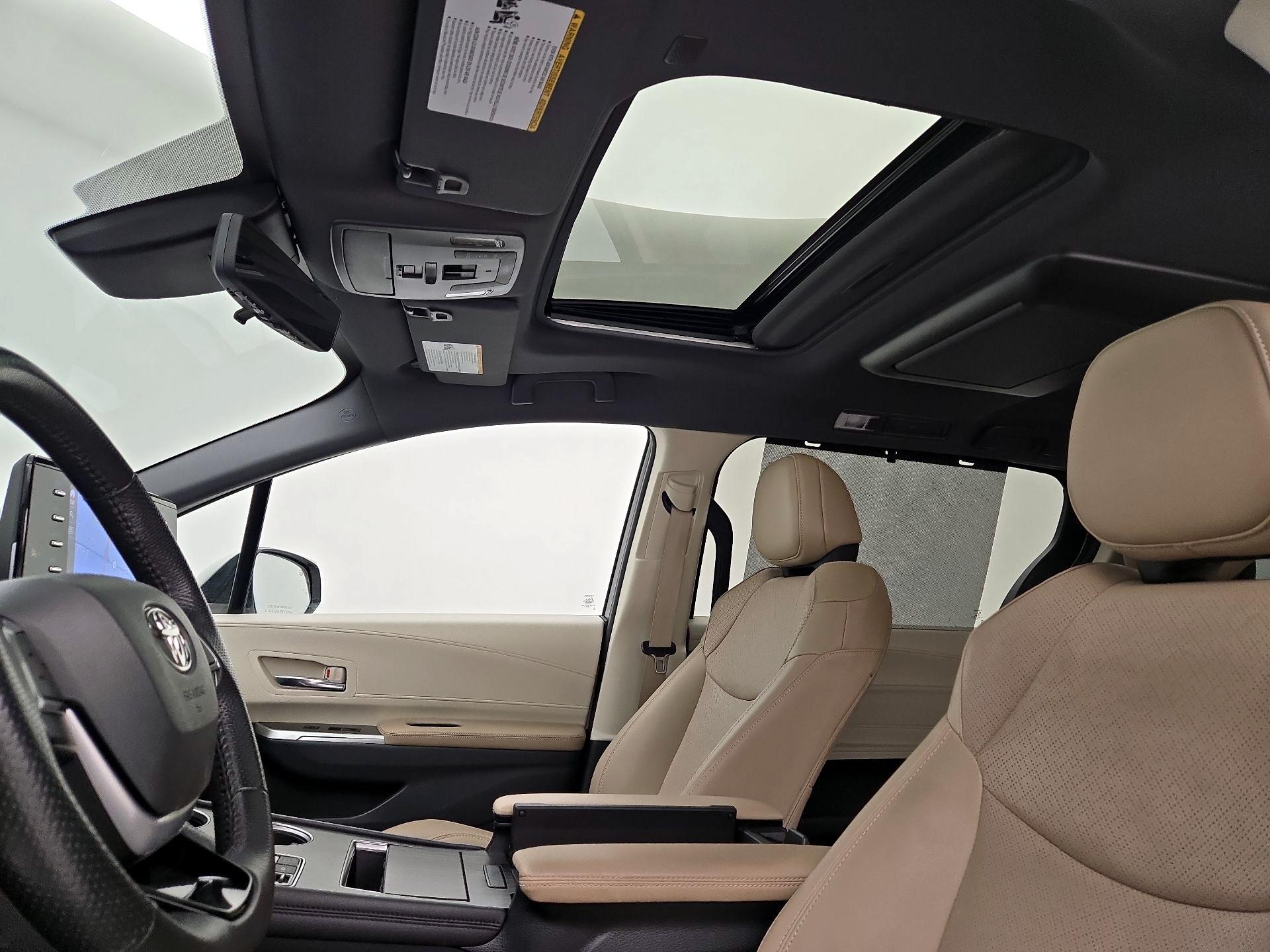 Thumbnail: 2021 Toyota Sienna - 20