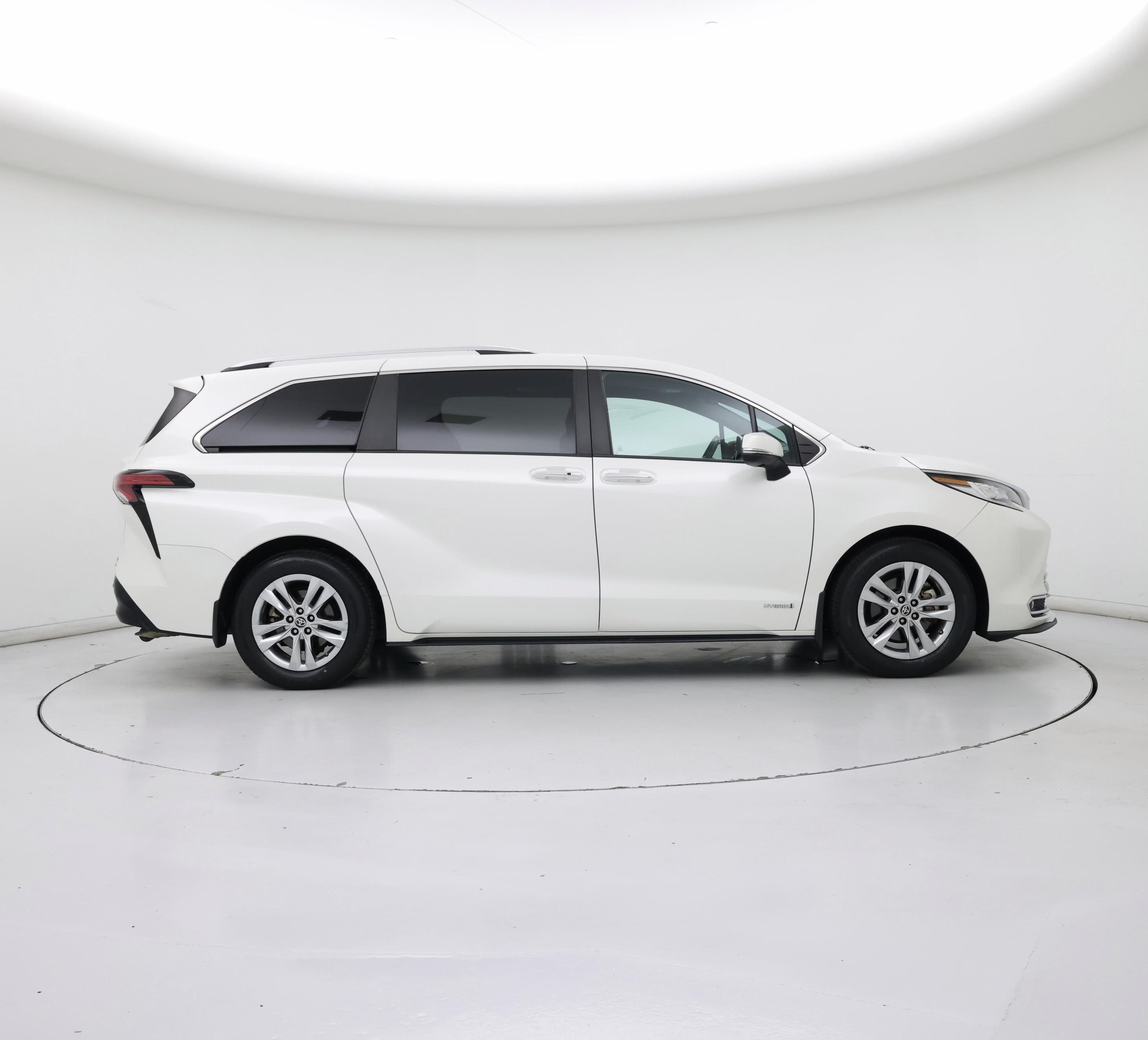 Thumbnail: 2021 Toyota Sienna - 7