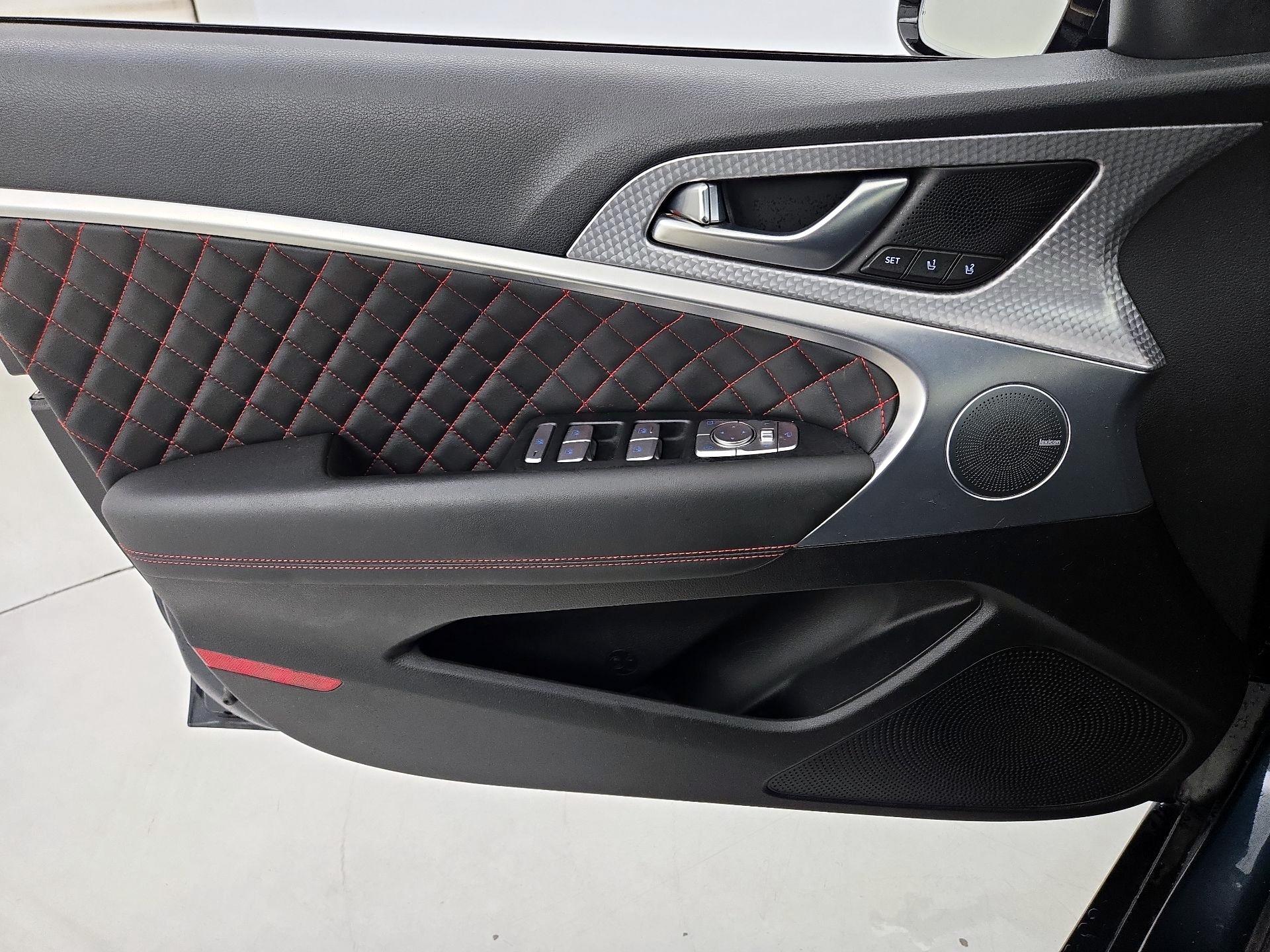 Thumbnail: 2022 Genesis G70 - 12