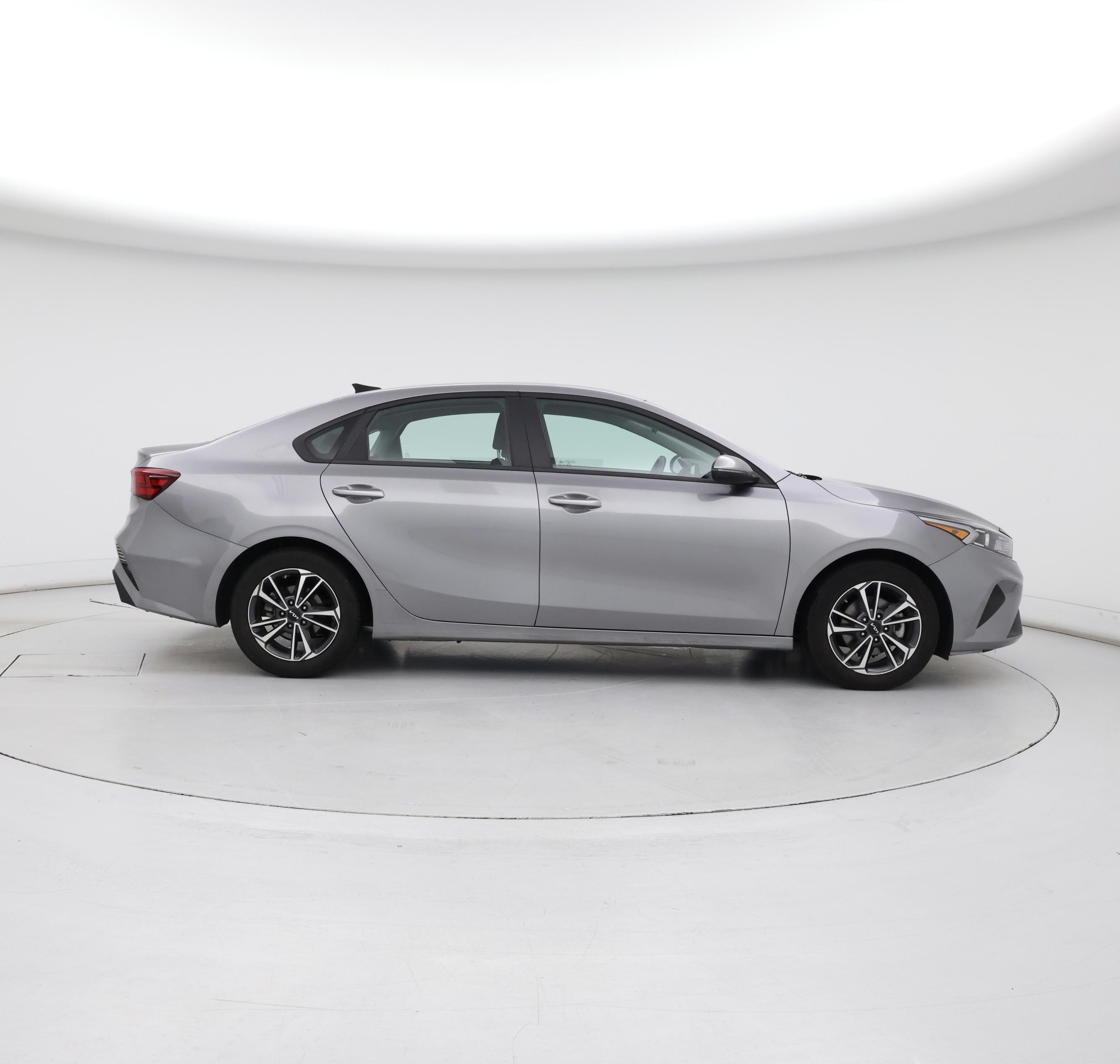 Thumbnail: 2024 Kia Forte - 7