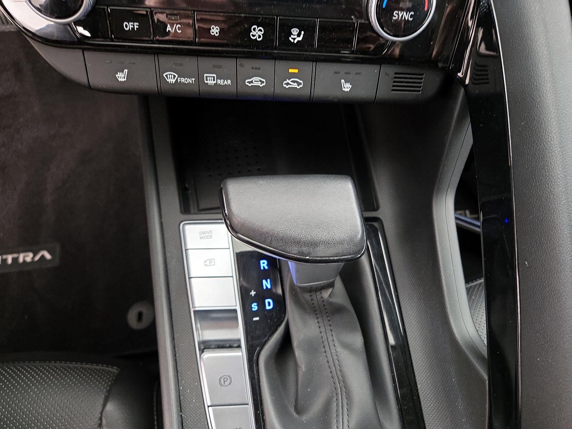 Thumbnail: 2023 Hyundai Elantra - 18