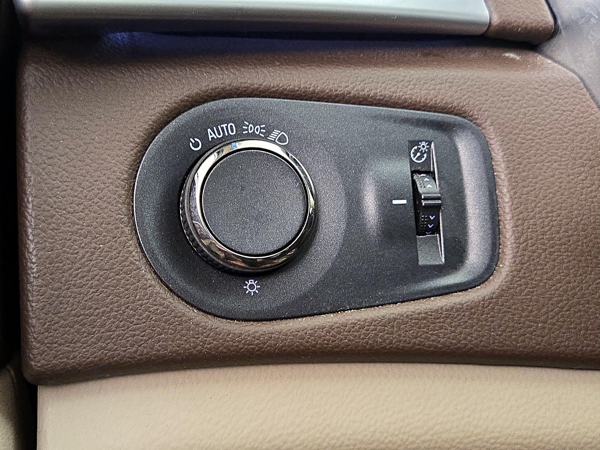 Thumbnail: 2015 Cadillac SRX - 13