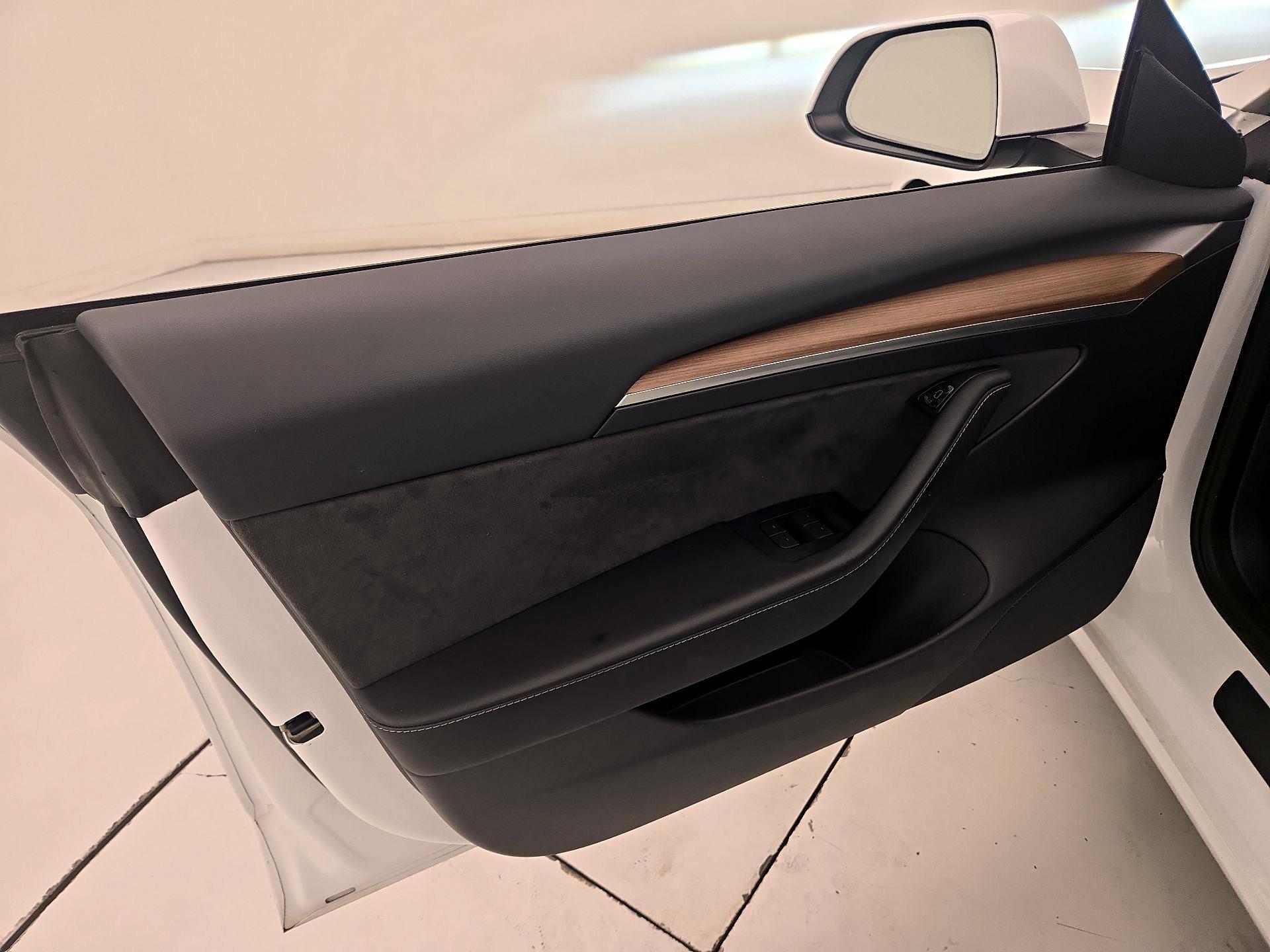 Thumbnail: 2023 Tesla Model 3 - 12
