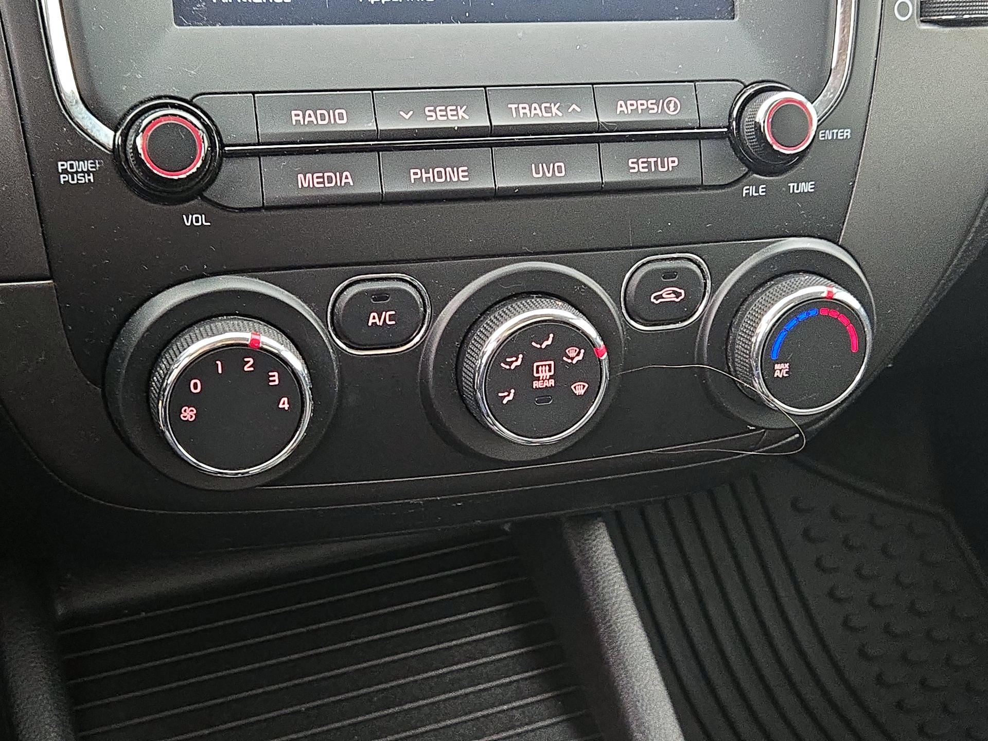 Thumbnail: 2018 Kia Forte - 16