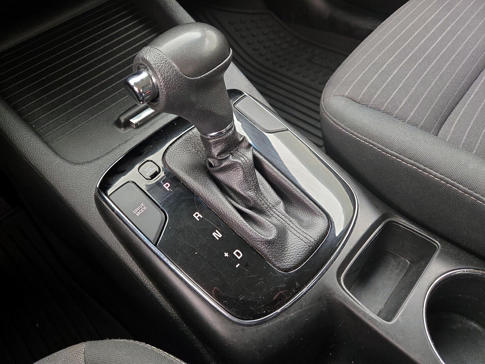 Thumbnail: 2018 Kia Forte - 17