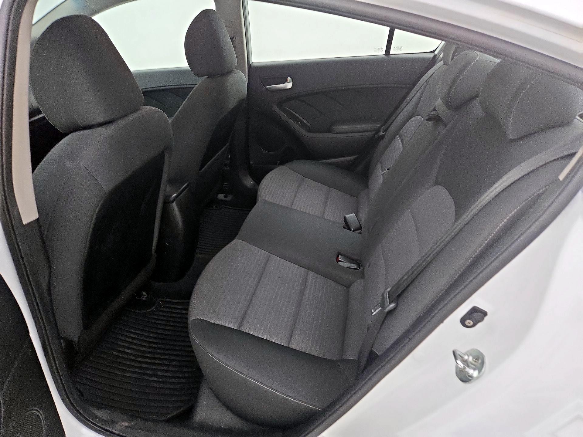 Thumbnail: 2018 Kia Forte - 19