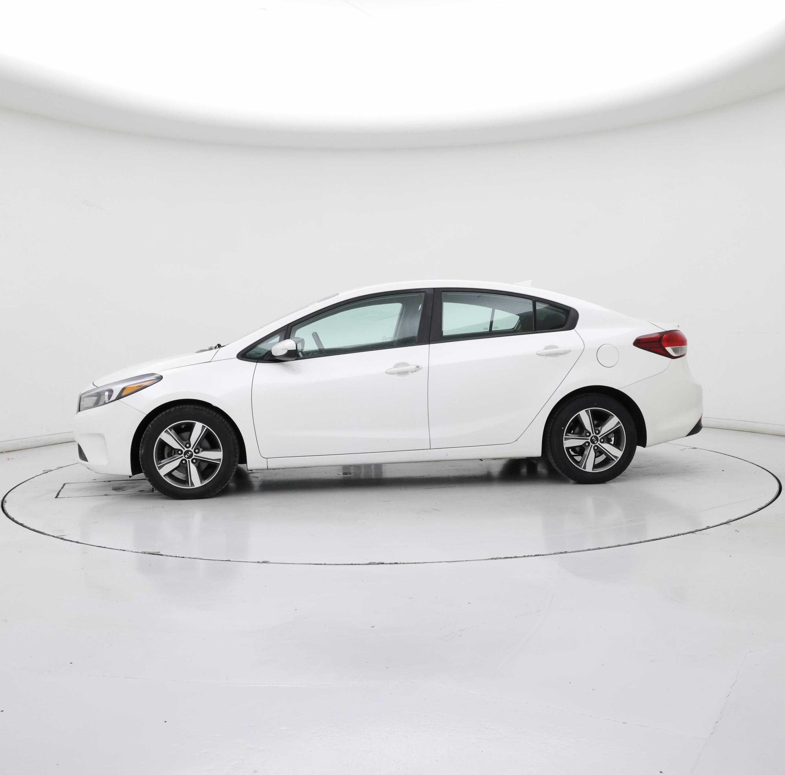 Thumbnail: 2018 Kia Forte - 3