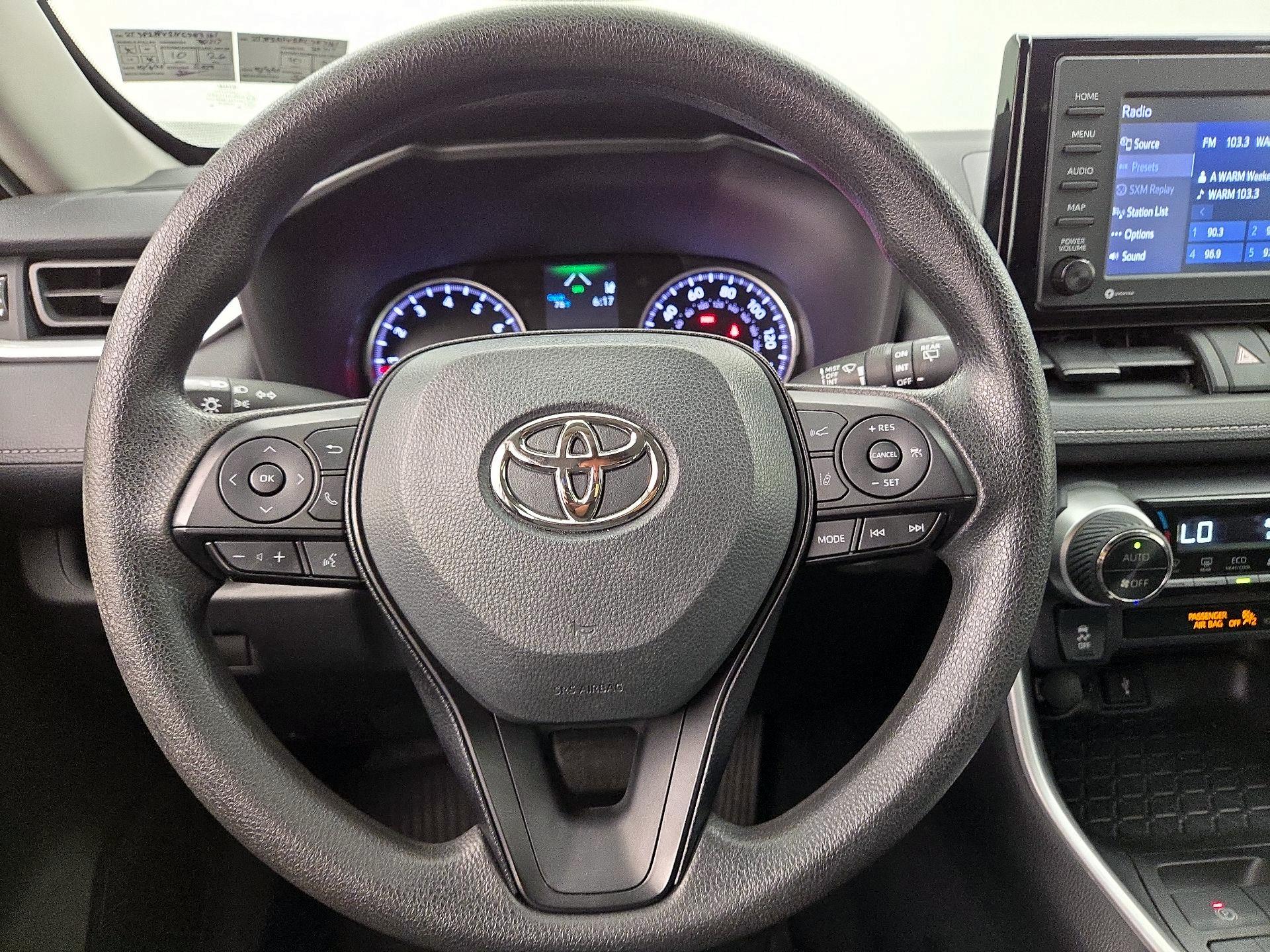 Thumbnail: 2022 Toyota RAV4 - 10