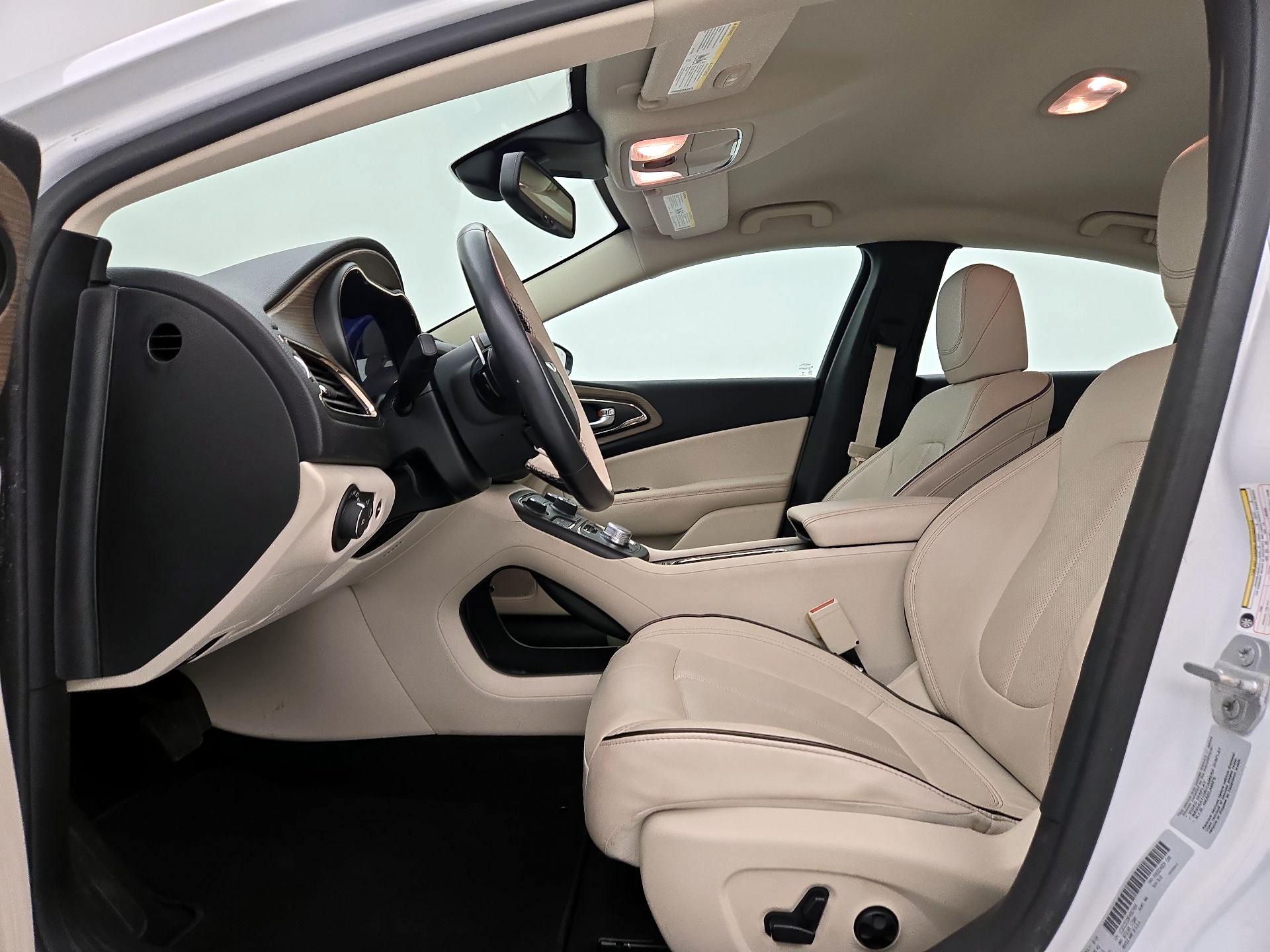 Thumbnail: 2015 Chrysler 200 - 11