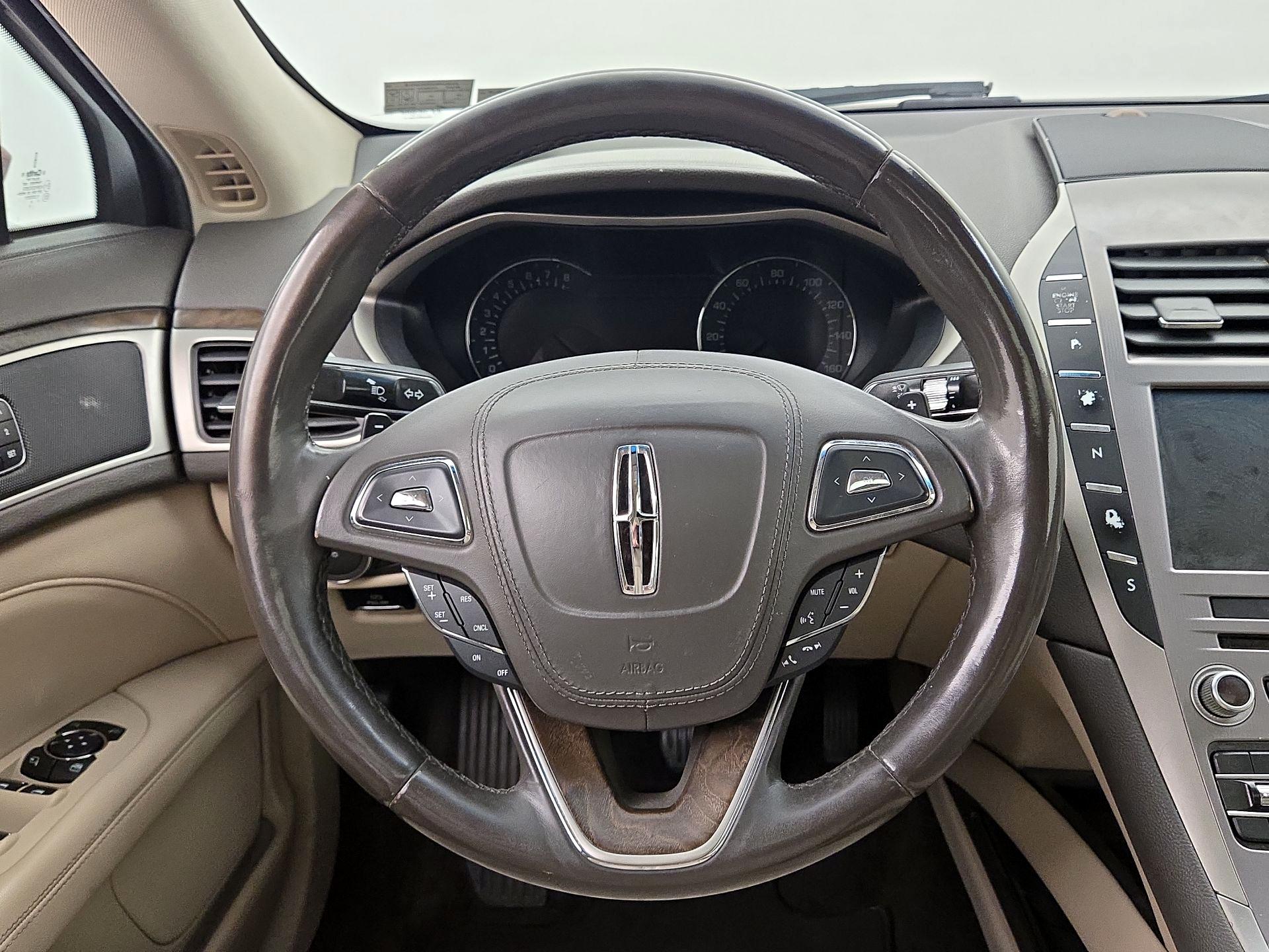 Thumbnail: 2017 Lincoln MKZ - 10