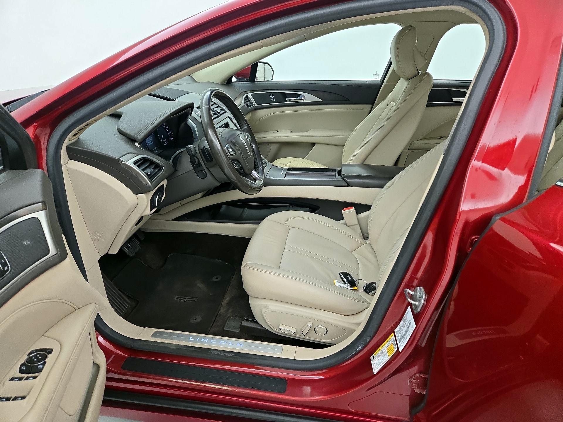 Thumbnail: 2017 Lincoln MKZ - 11