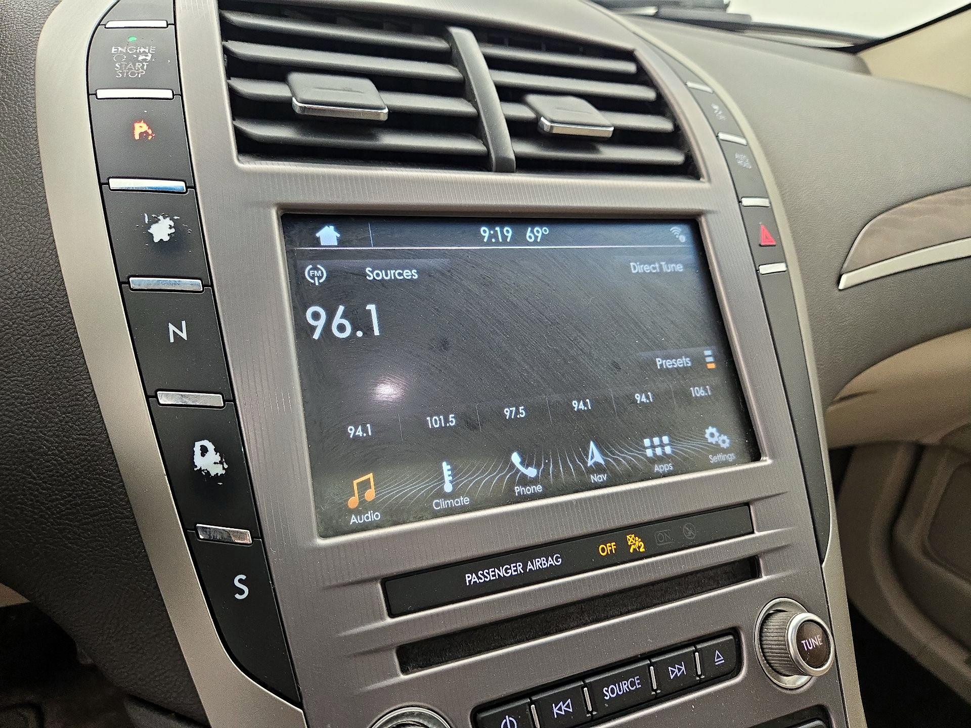 Thumbnail: 2017 Lincoln MKZ - 16